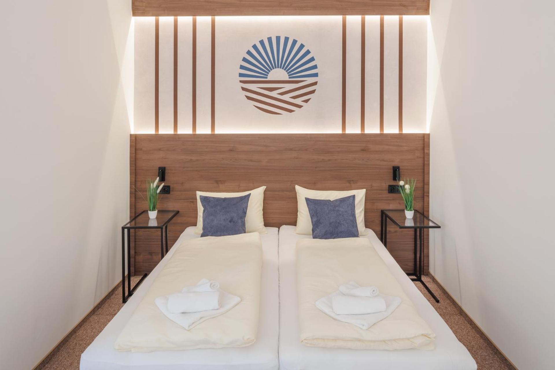 Deluxe Double or Twin Room - Photo 4