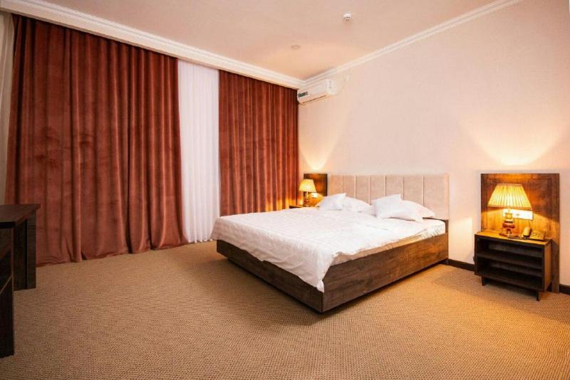 Large Double Room photo 1