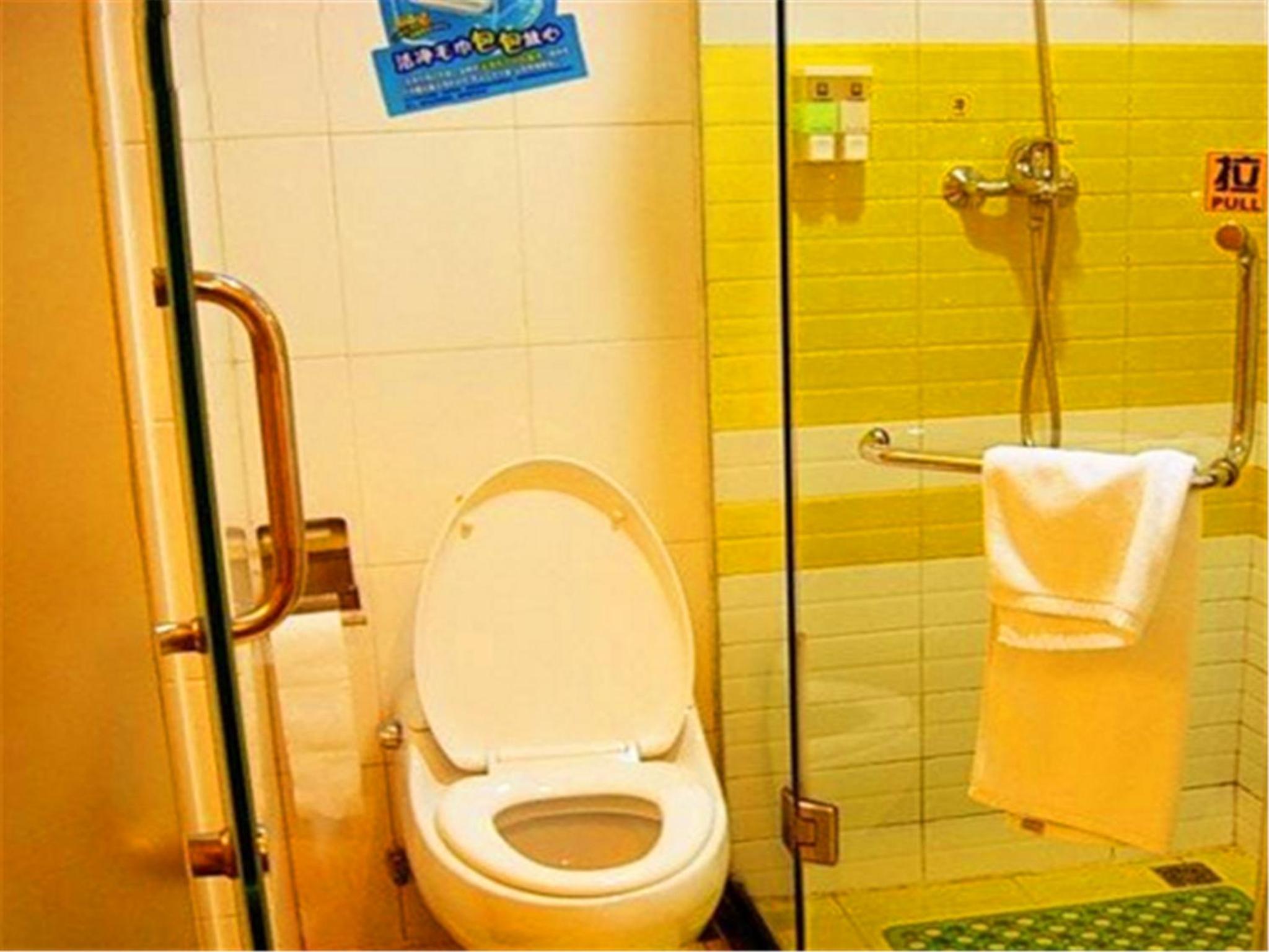 Traditional Twin Room - Photo 12