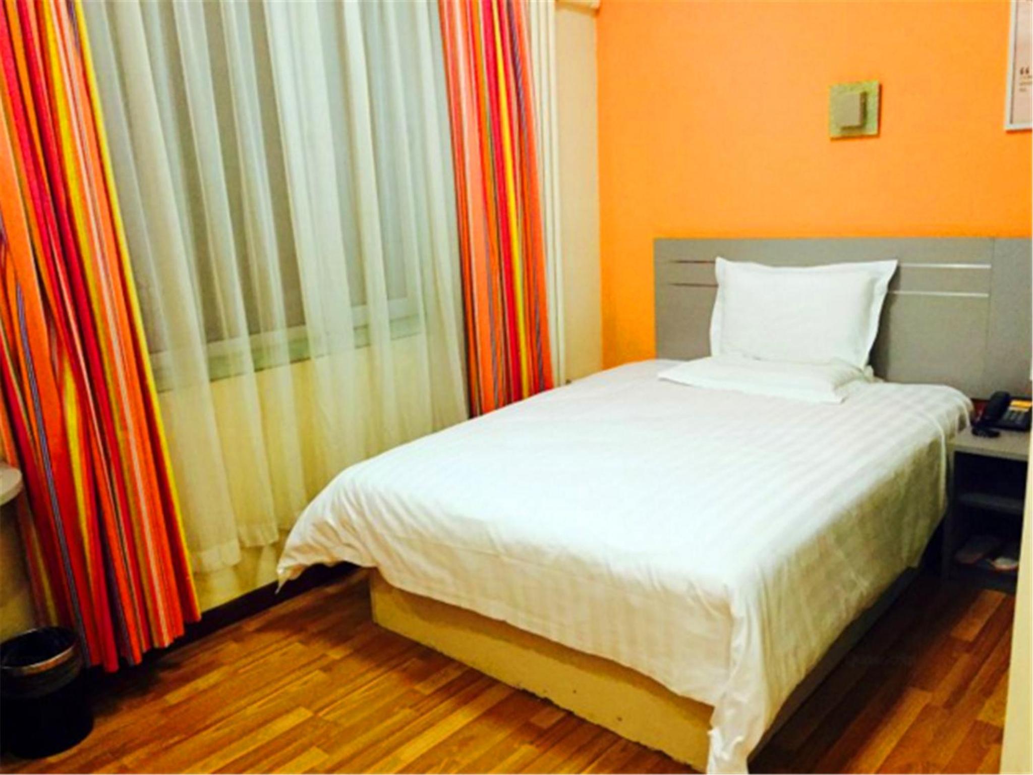 Traditional Twin Room - Photo 15