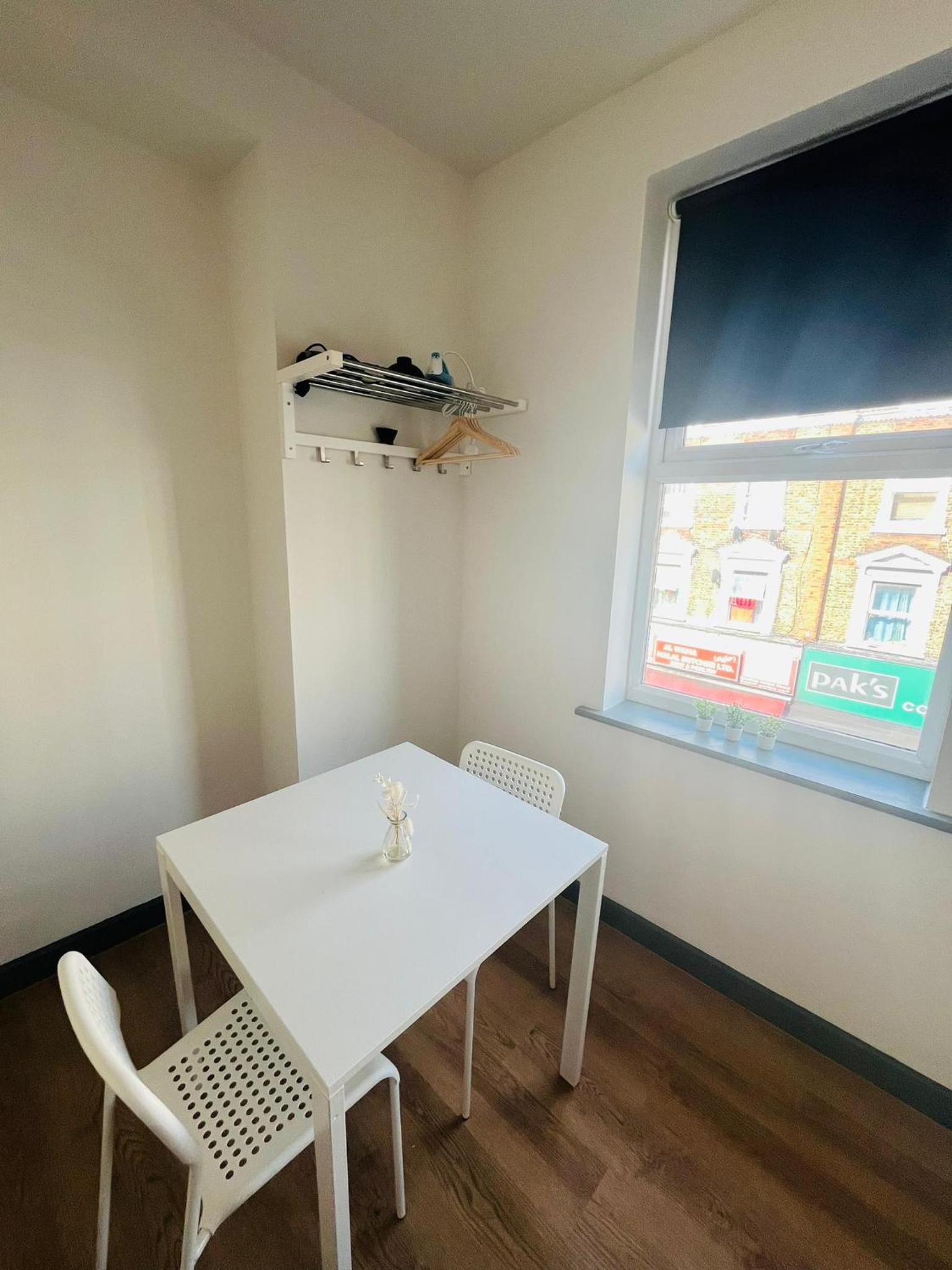 Budget Double Room photo 3