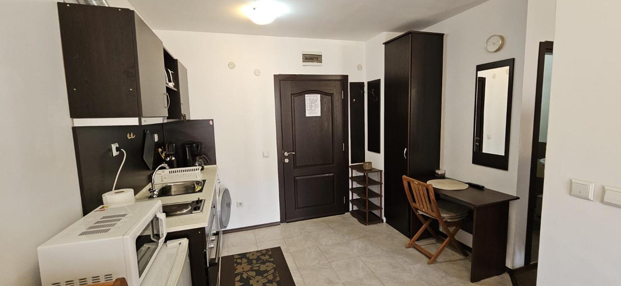 One-Bedroom Apartment photo 3