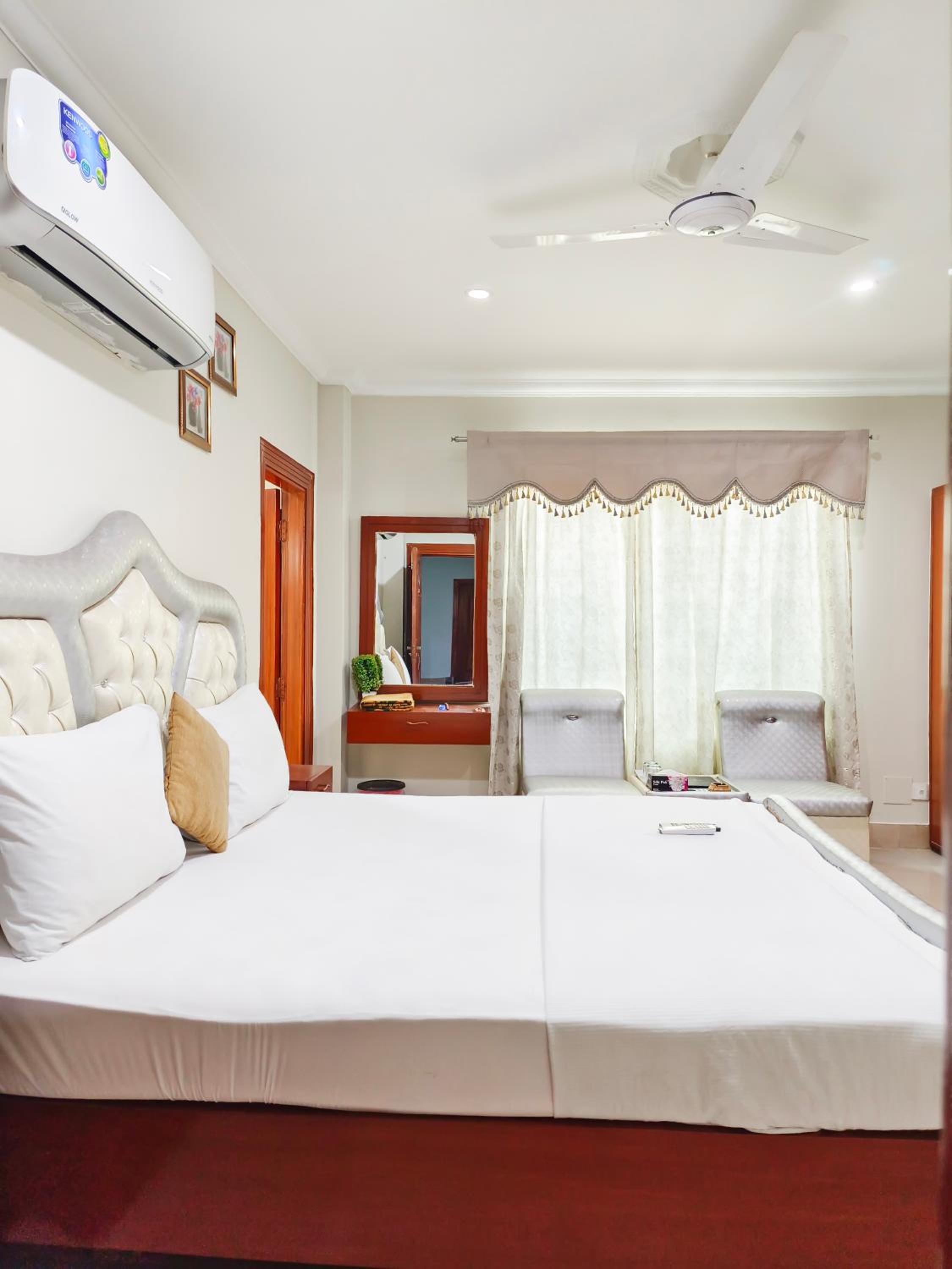 Deluxe Room - Photo 1