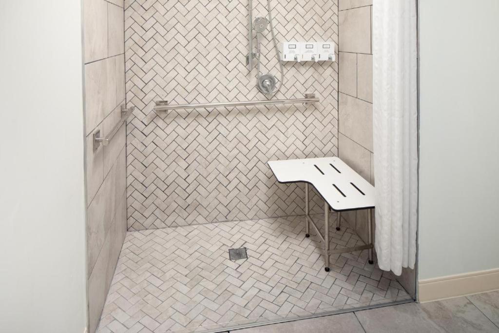 King Room - Disability Access - Photo 2