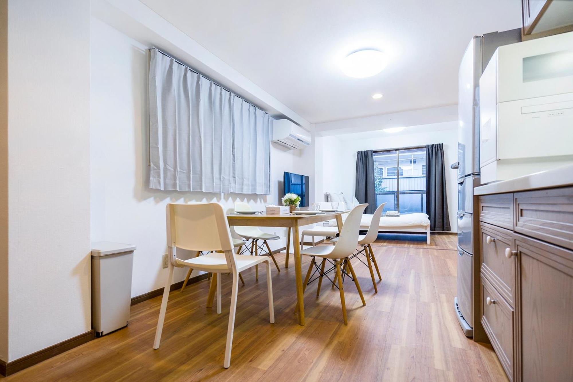 Apartment photo 2