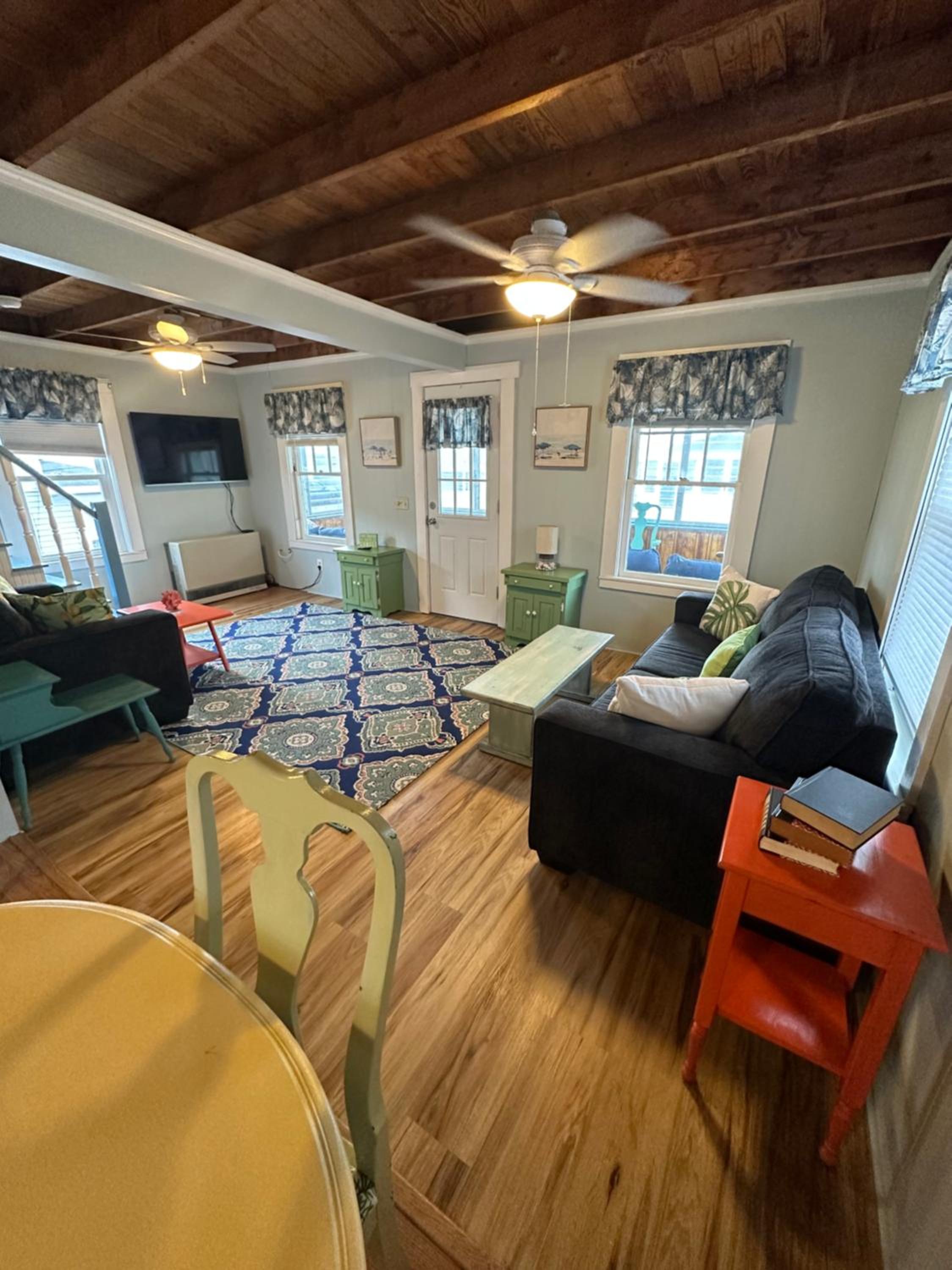 Six-Bedroom House photo 1