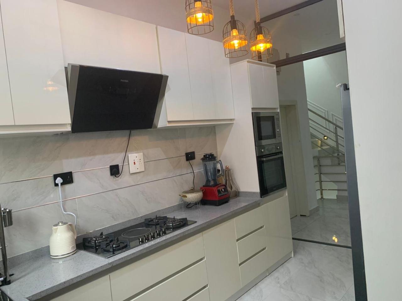 Family Two-Bedroom Apartment with View photo 3