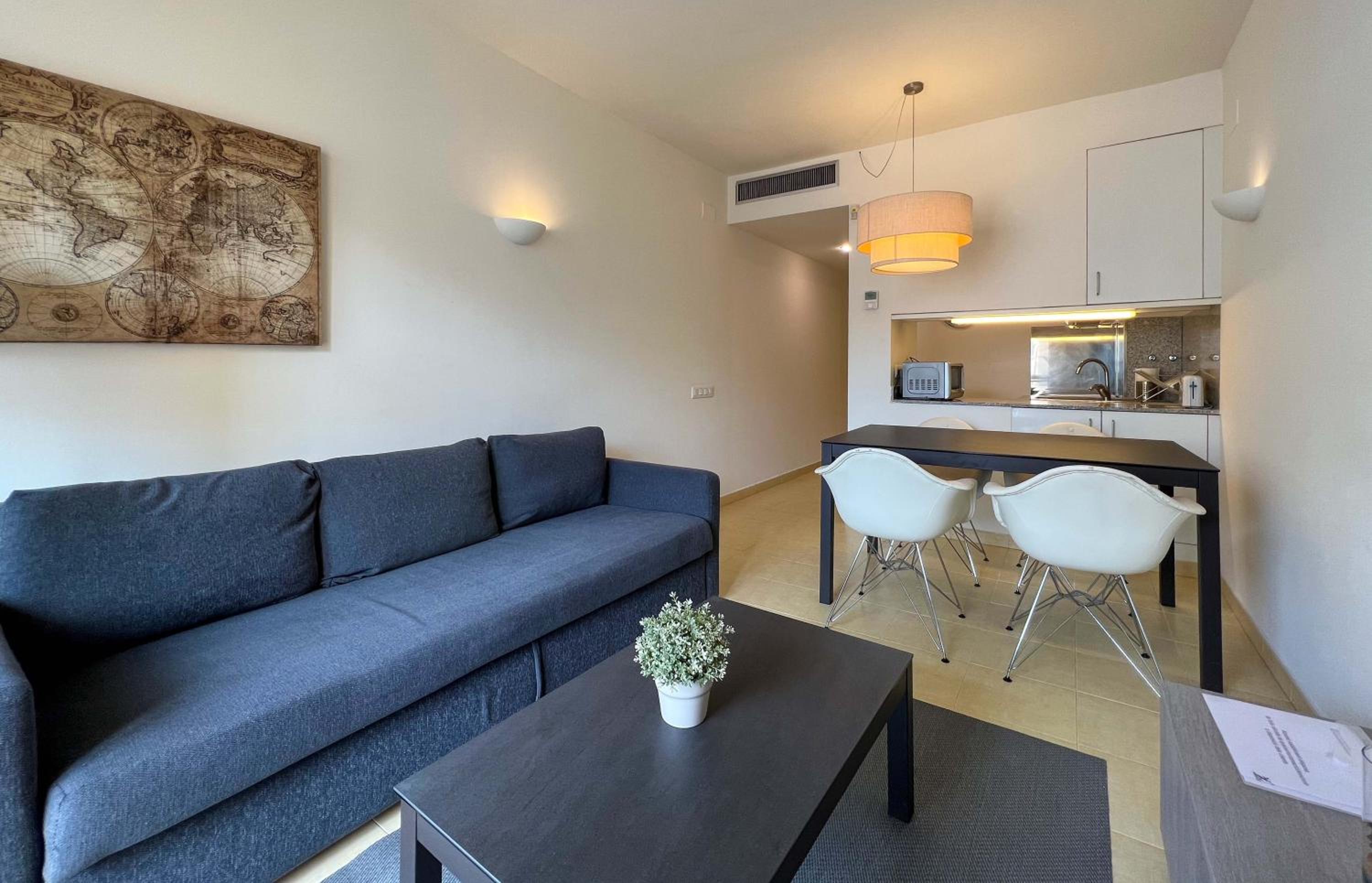 Apartamento de una habitación con balcón