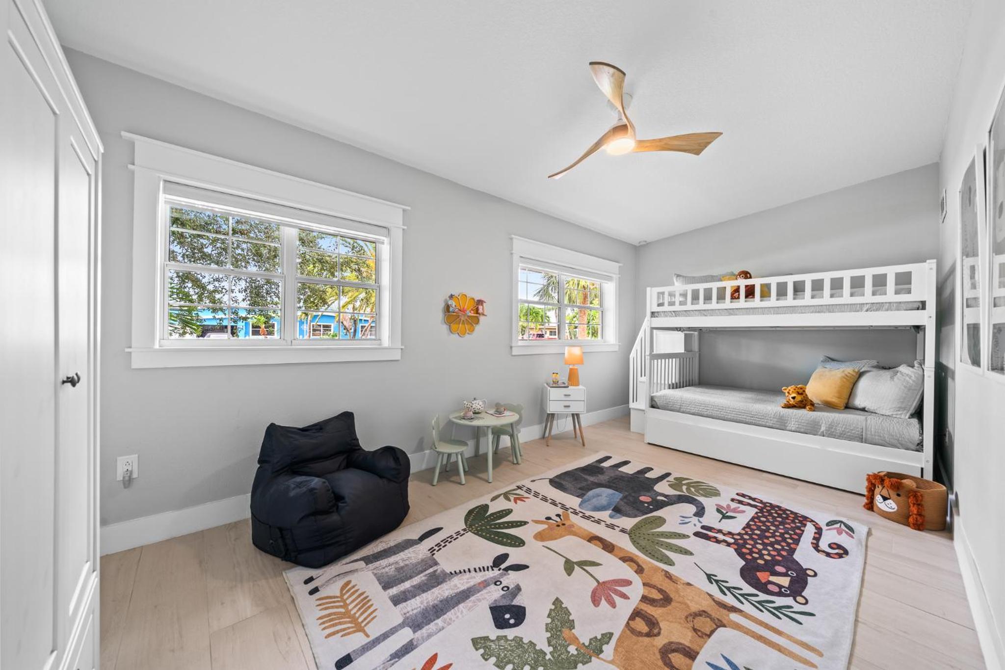 Three-Bedroom House photo 2