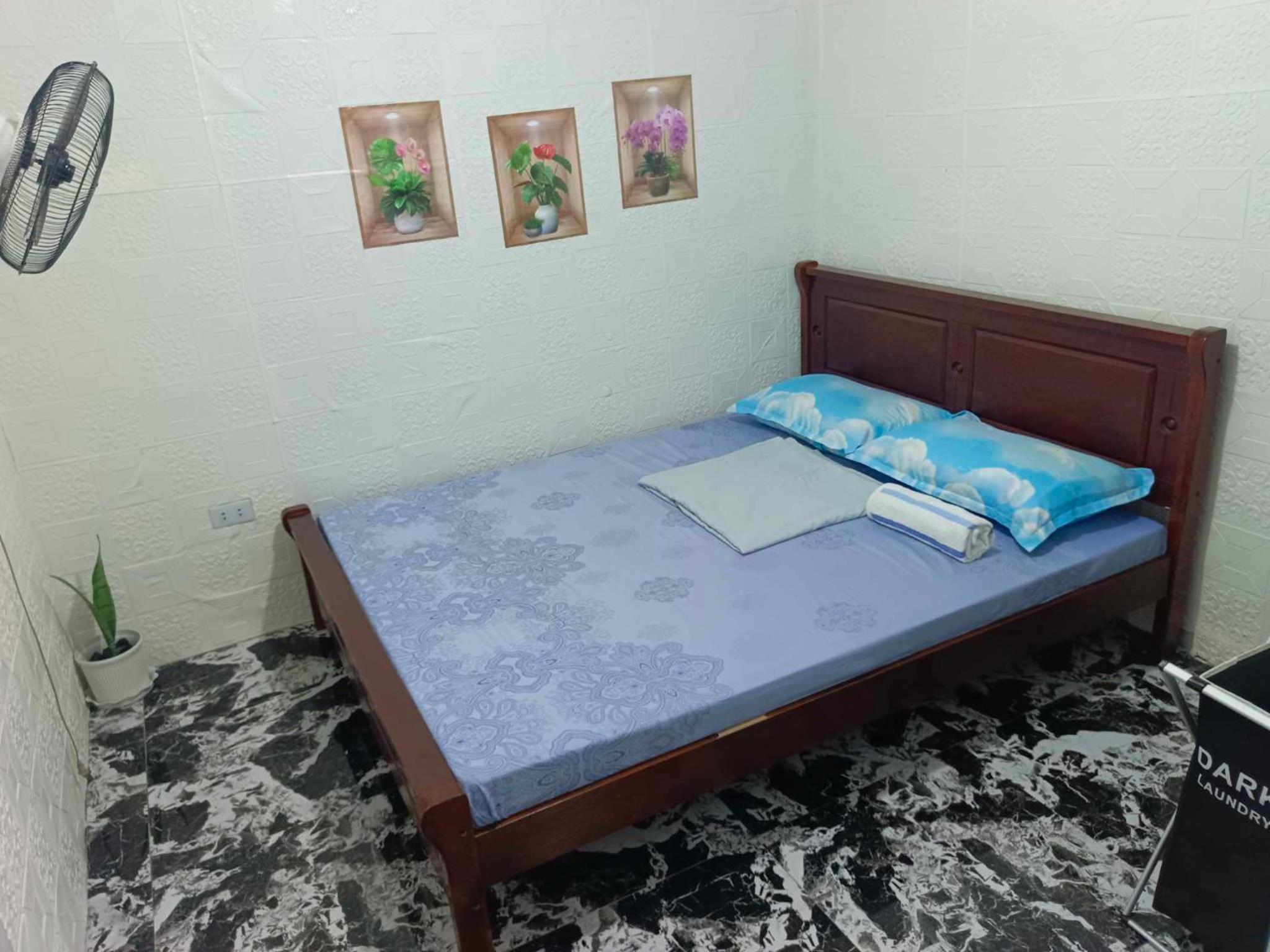 One-Bedroom House photo 1