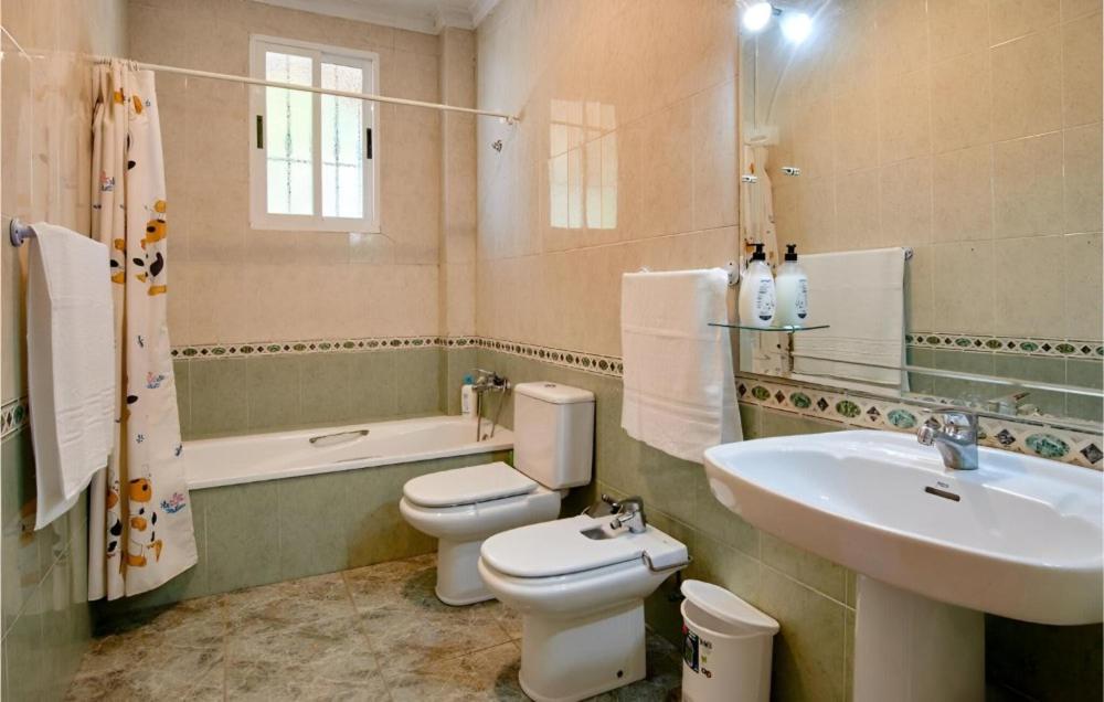 Villa photo 2