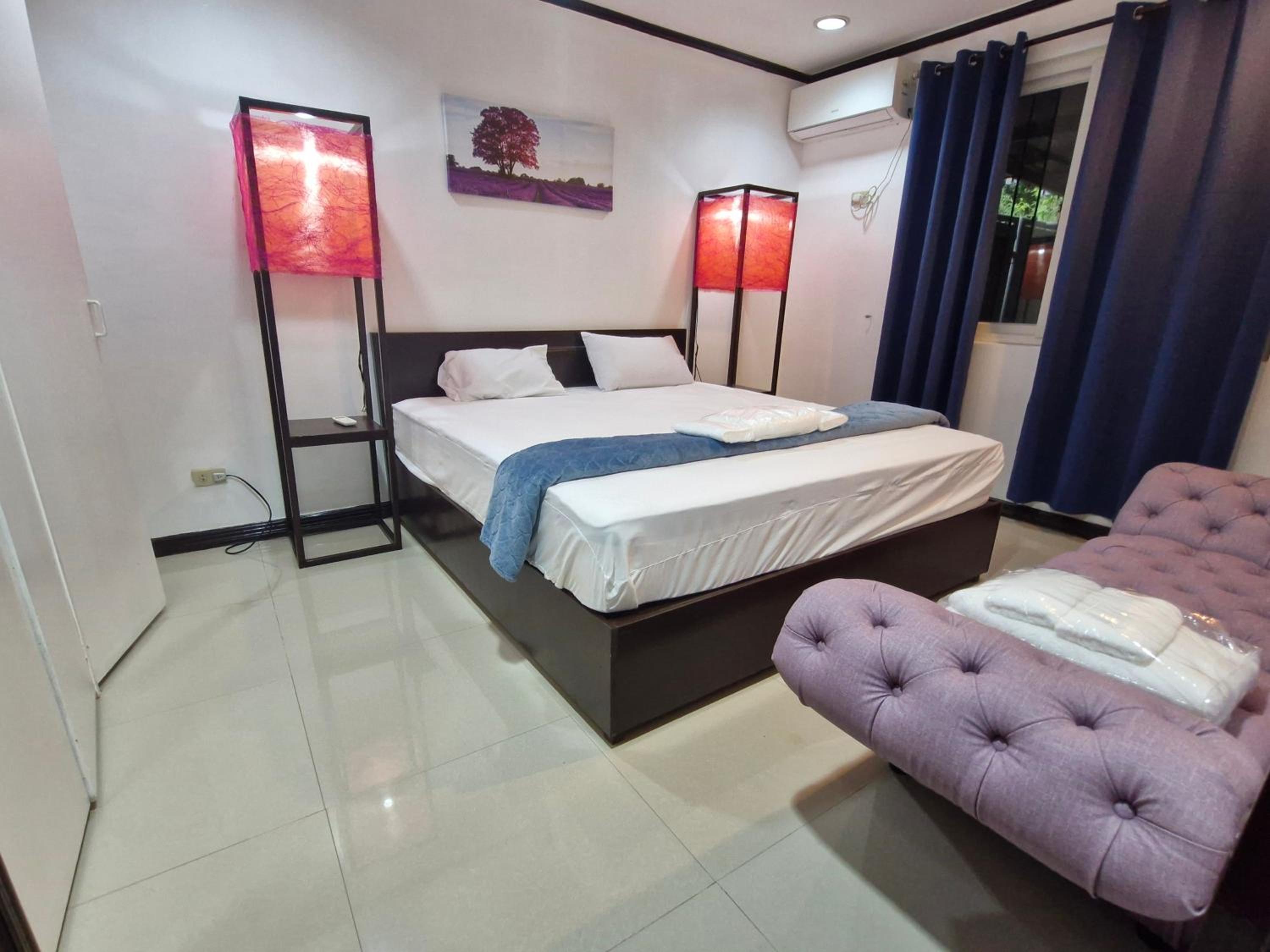 Double Room with Private Bathroom photo 2