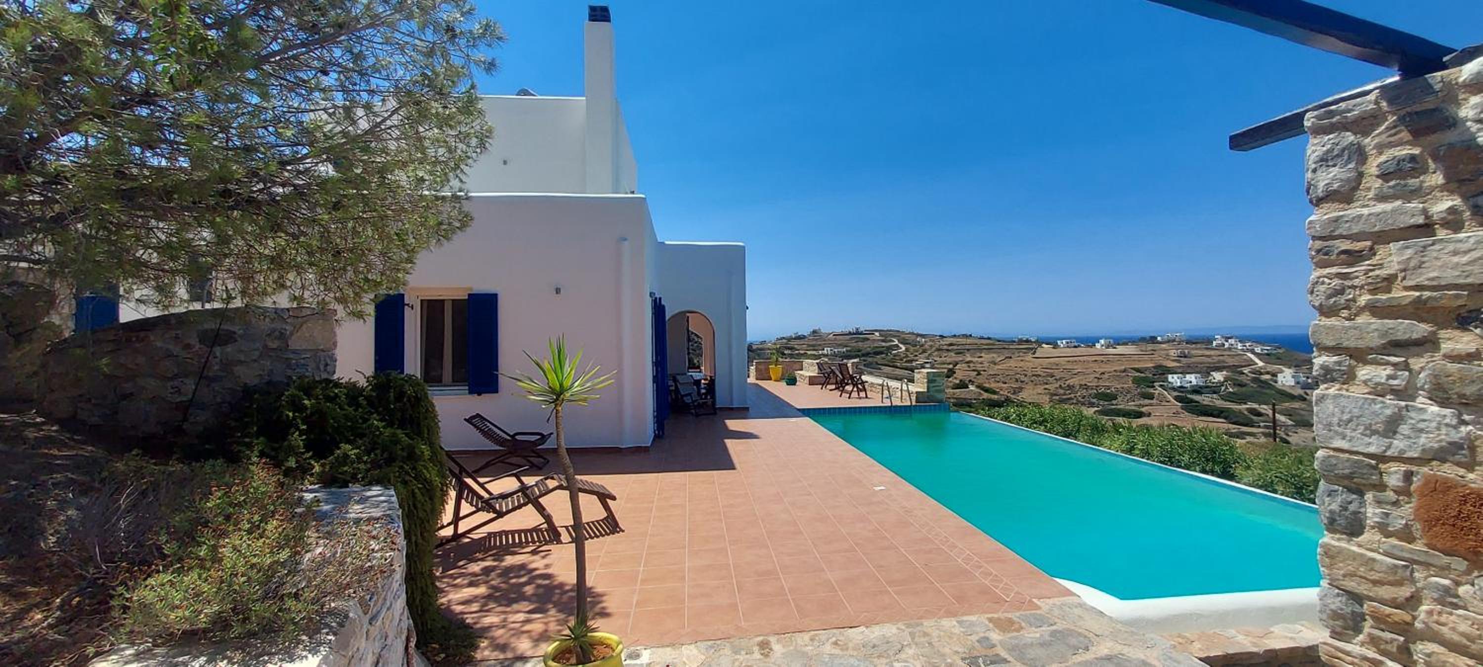 Villa photo 2