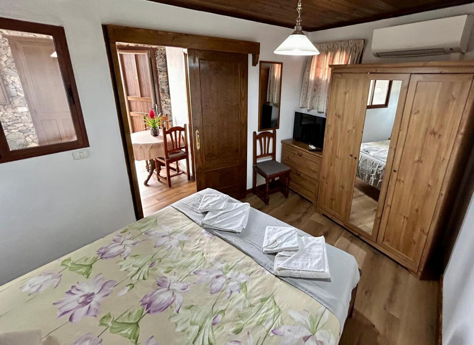 Cabaña Estándar (2 Adultos)