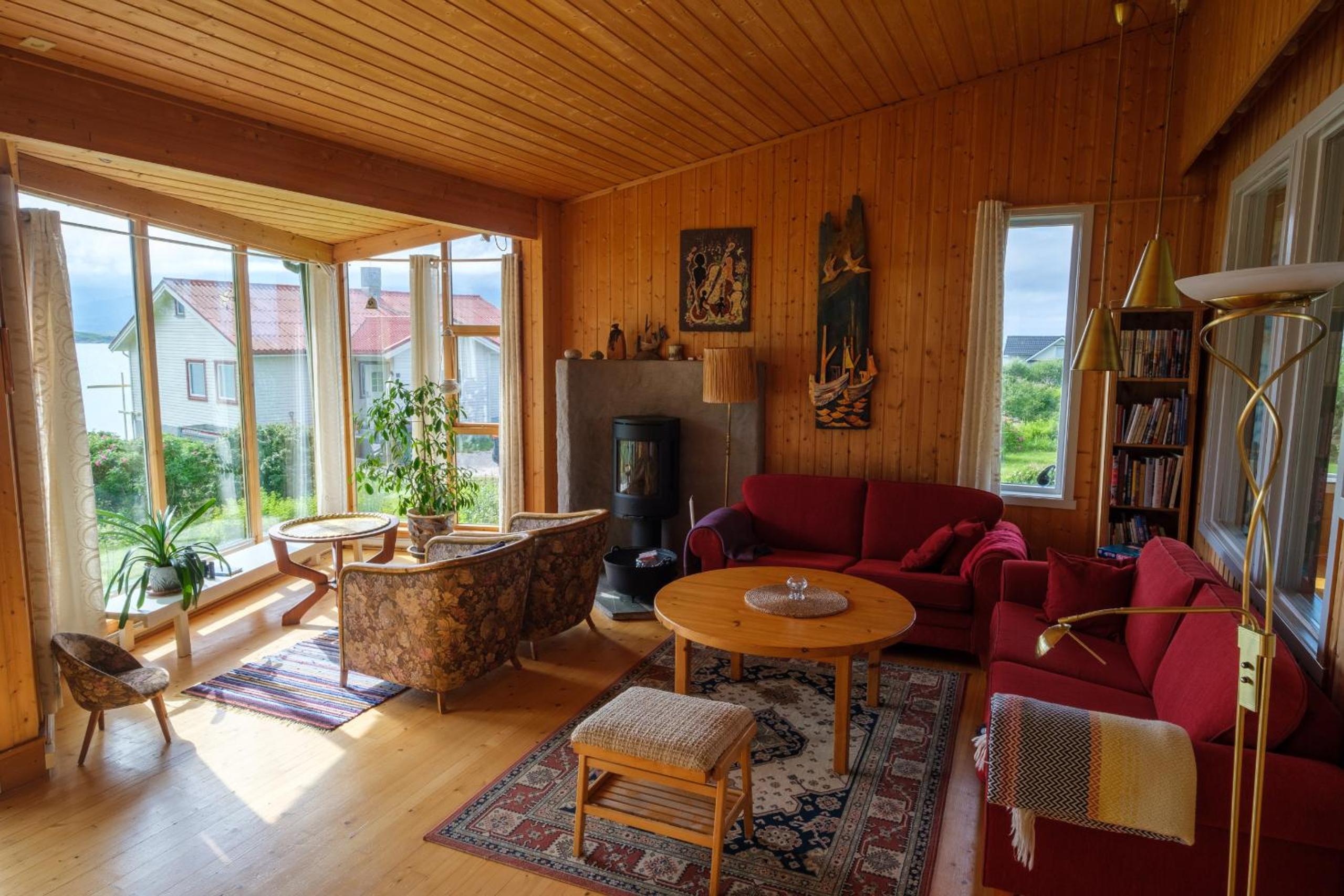 Three-Bedroom House photo 1