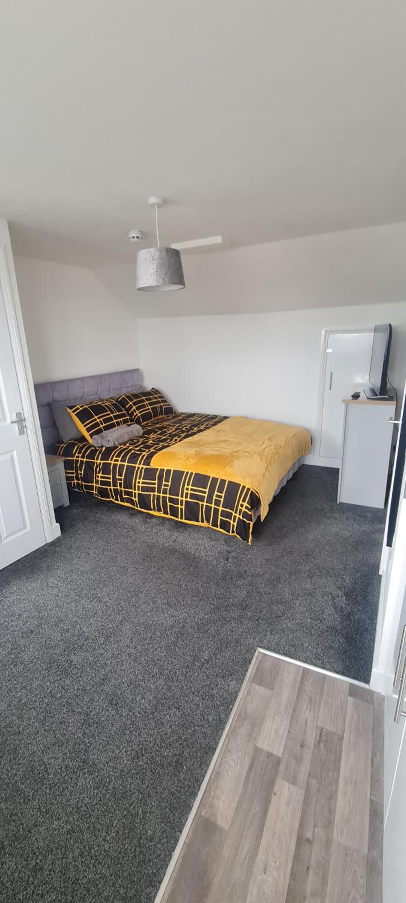 Deluxe Double Room with Shower