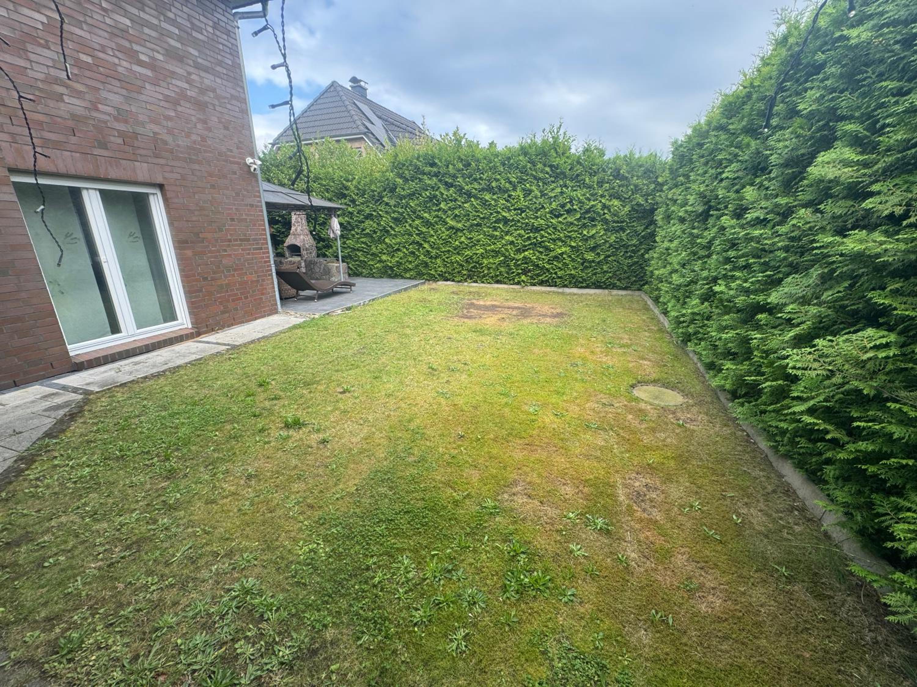 Four-Bedroom House photo 3