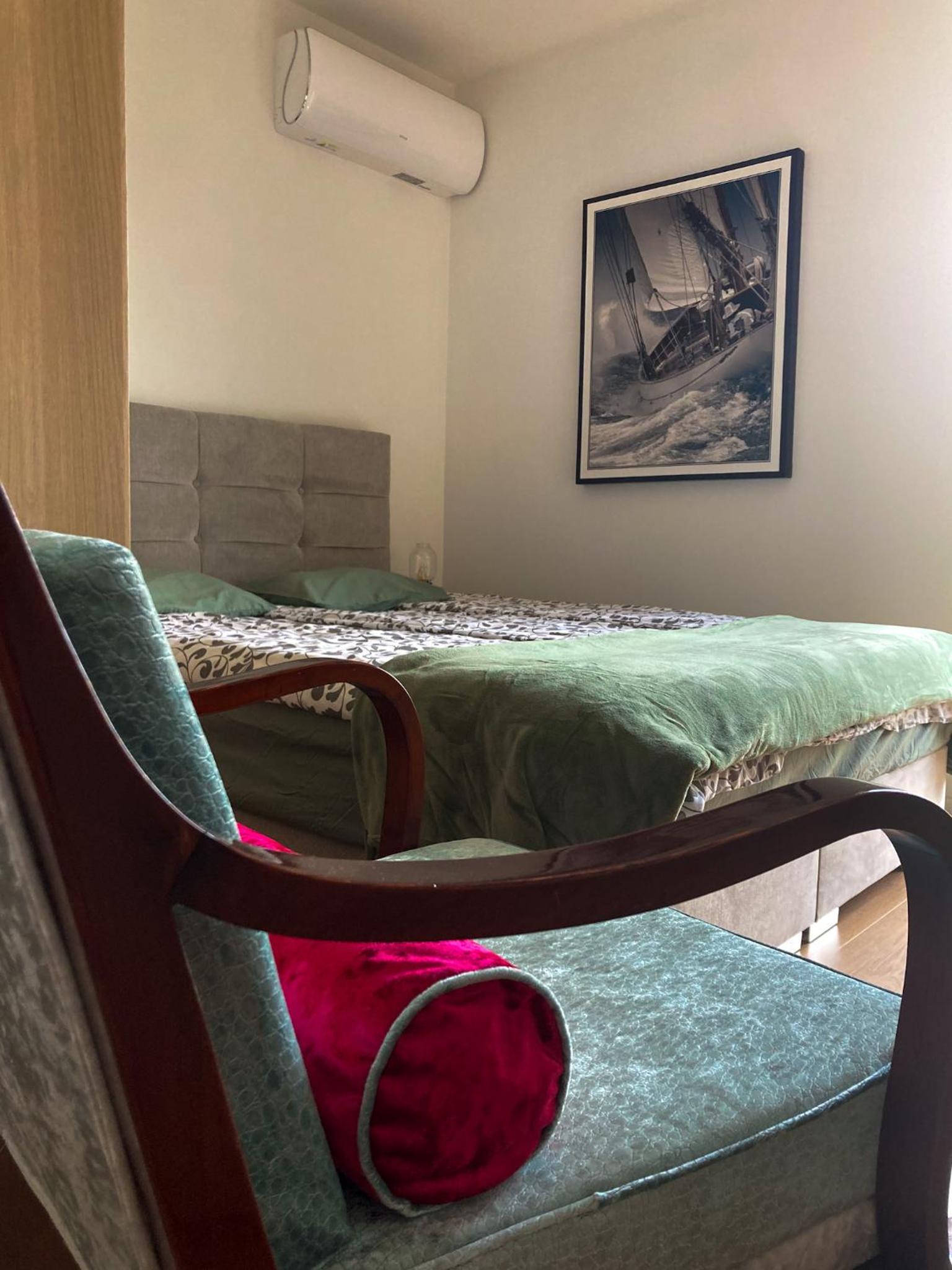 One-Bedroom Apartment with Garden View photo 2
