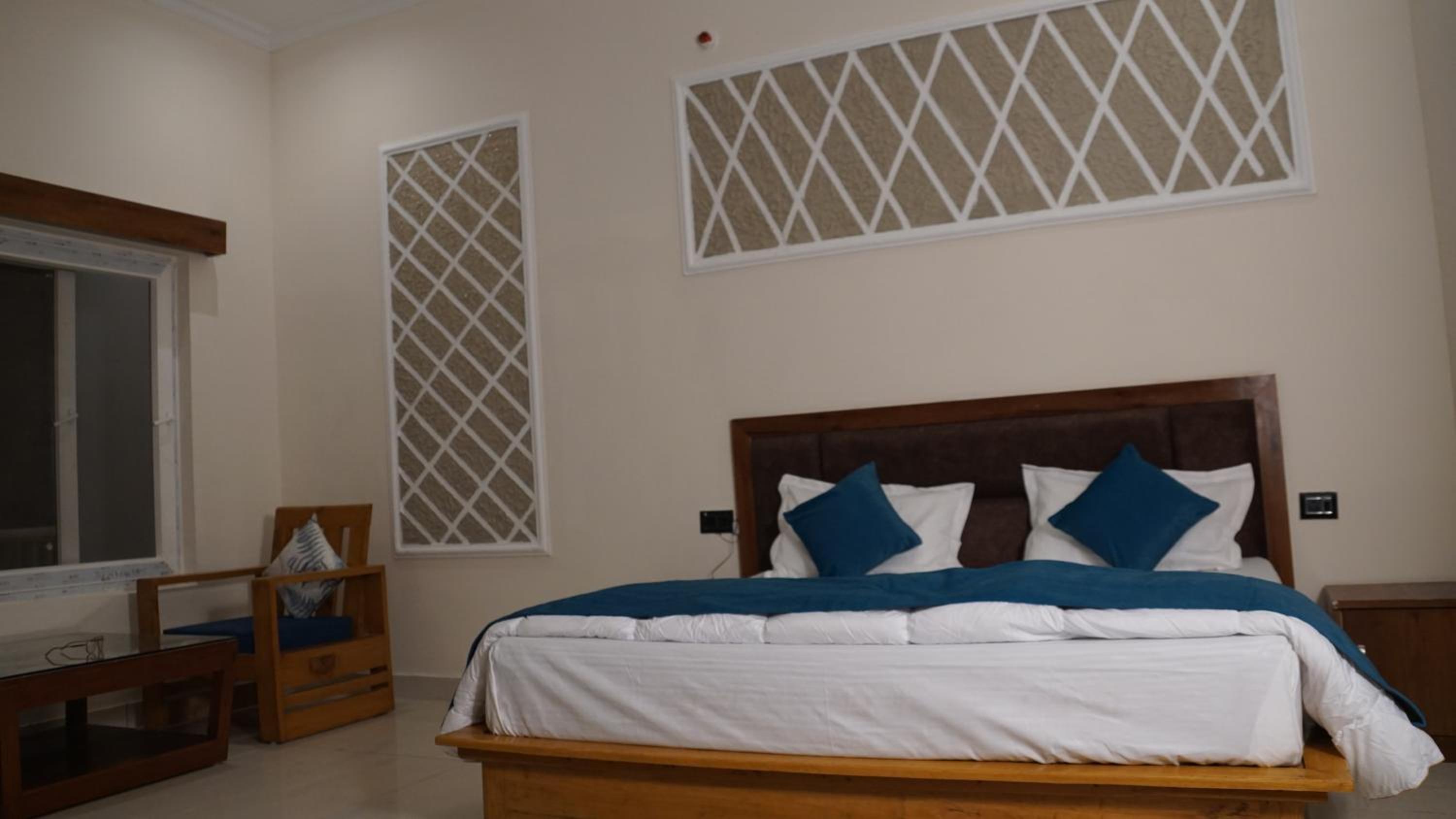 Superior King Suite photo 1
