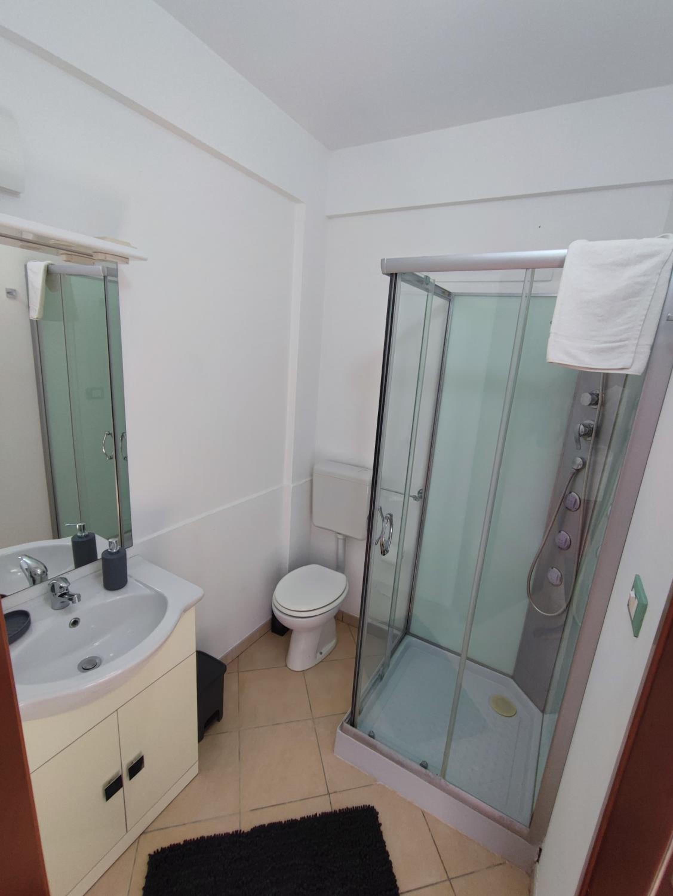 One-Bedroom House photo 2