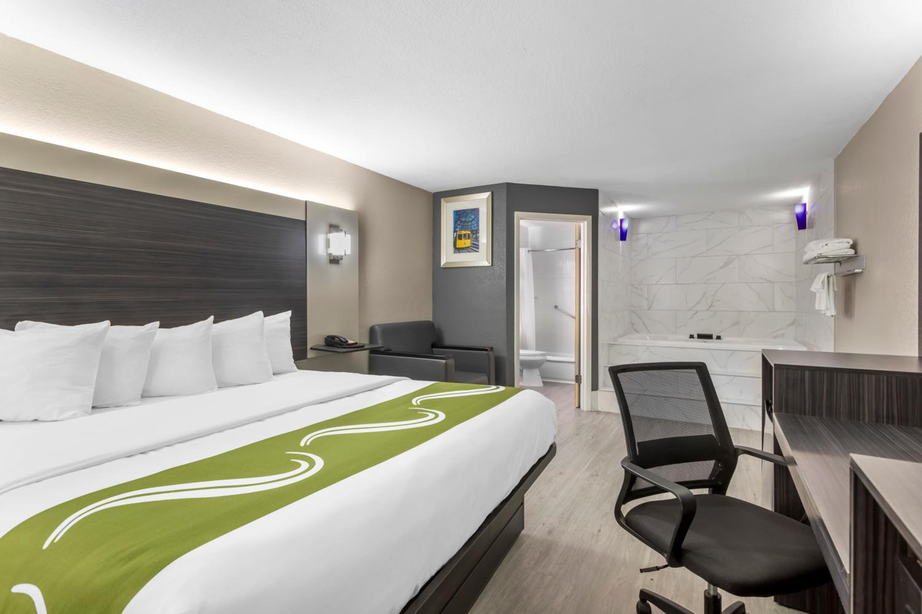 Superior King Room - Non-Smoking photo 1