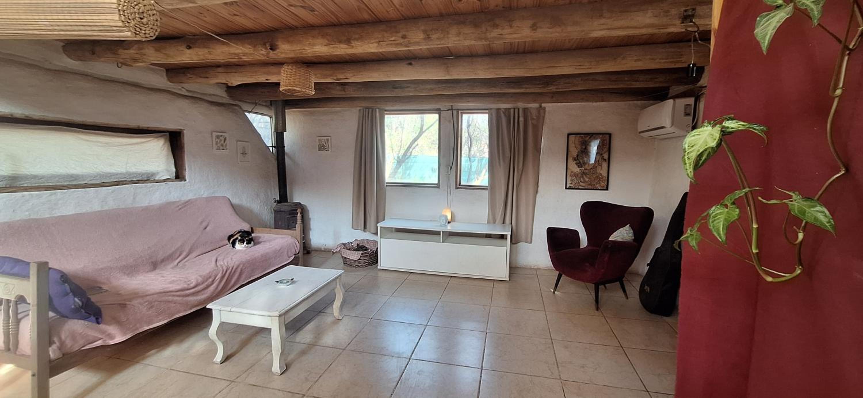 One-Bedroom House photo 1