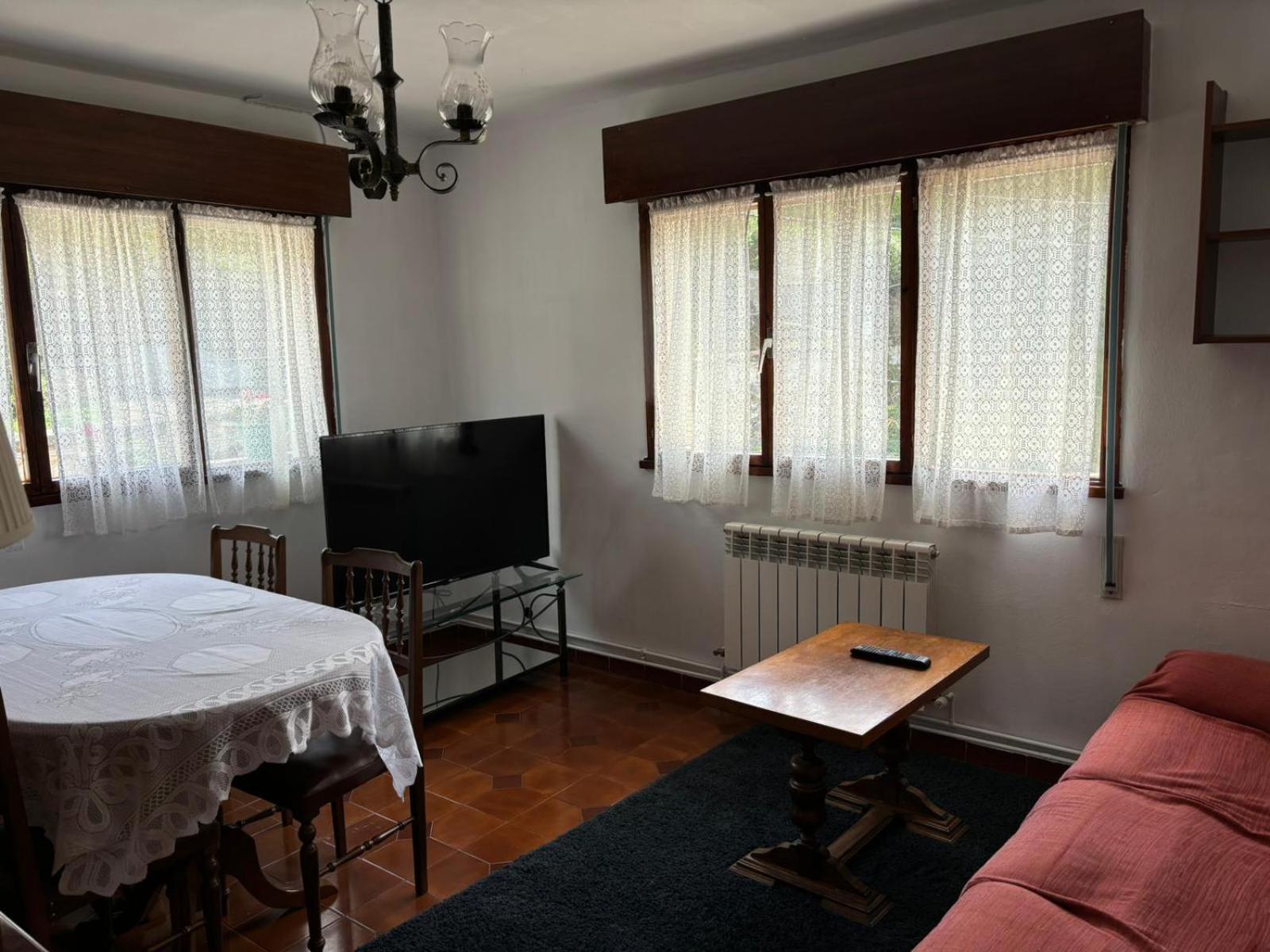 Three-Bedroom House photo 3