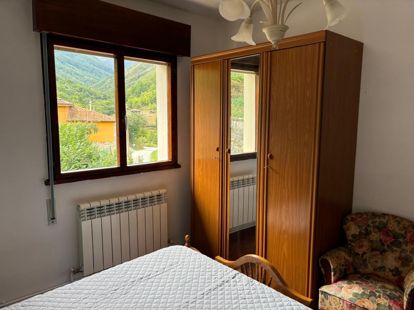 Three-Bedroom House photo 2