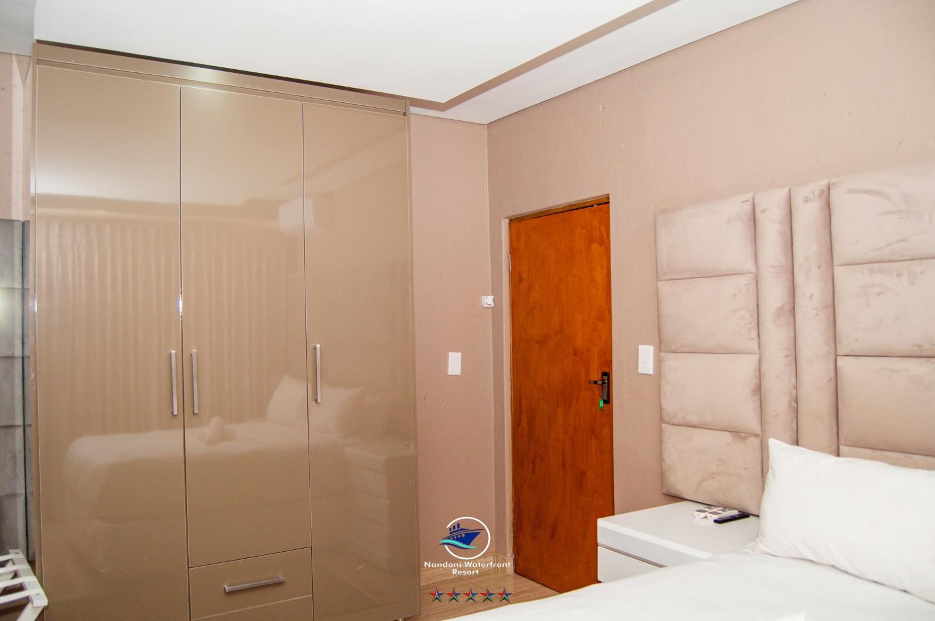 Three-Bedroom Villa - Photo 12