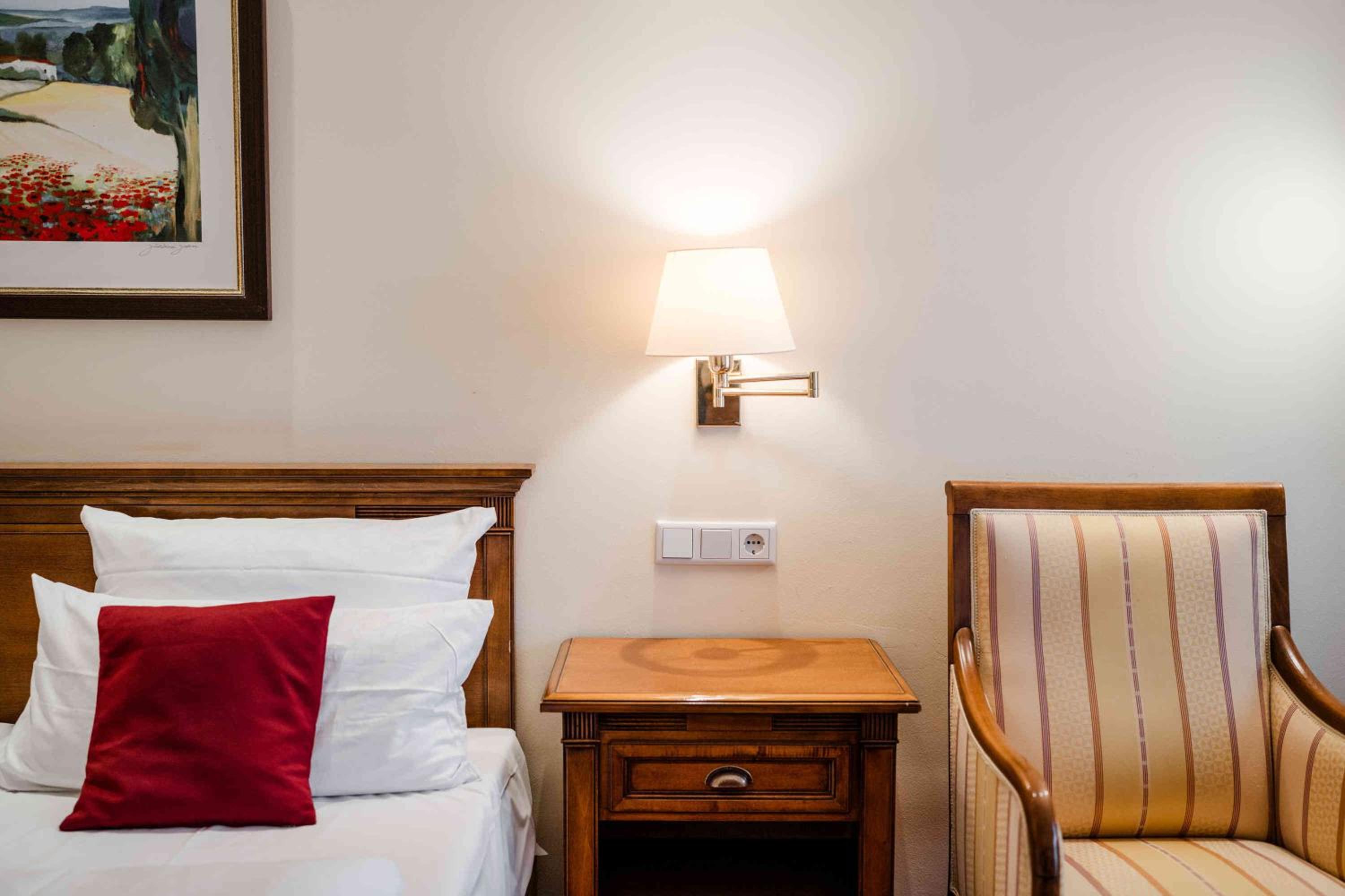 Double Room with Balcony - Photo 7