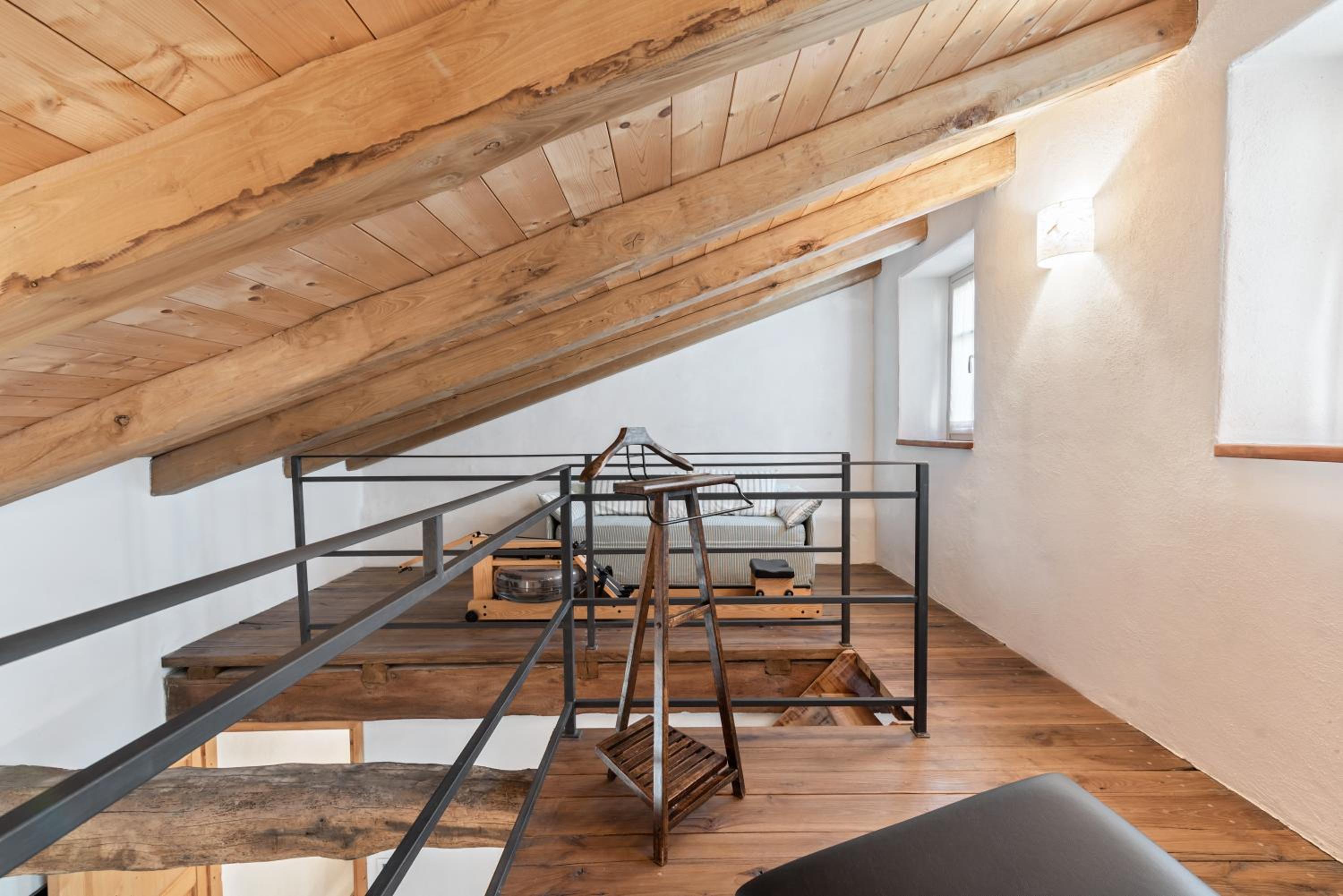 Deluxe One-Bedroom Apartment with Garden View photo 3