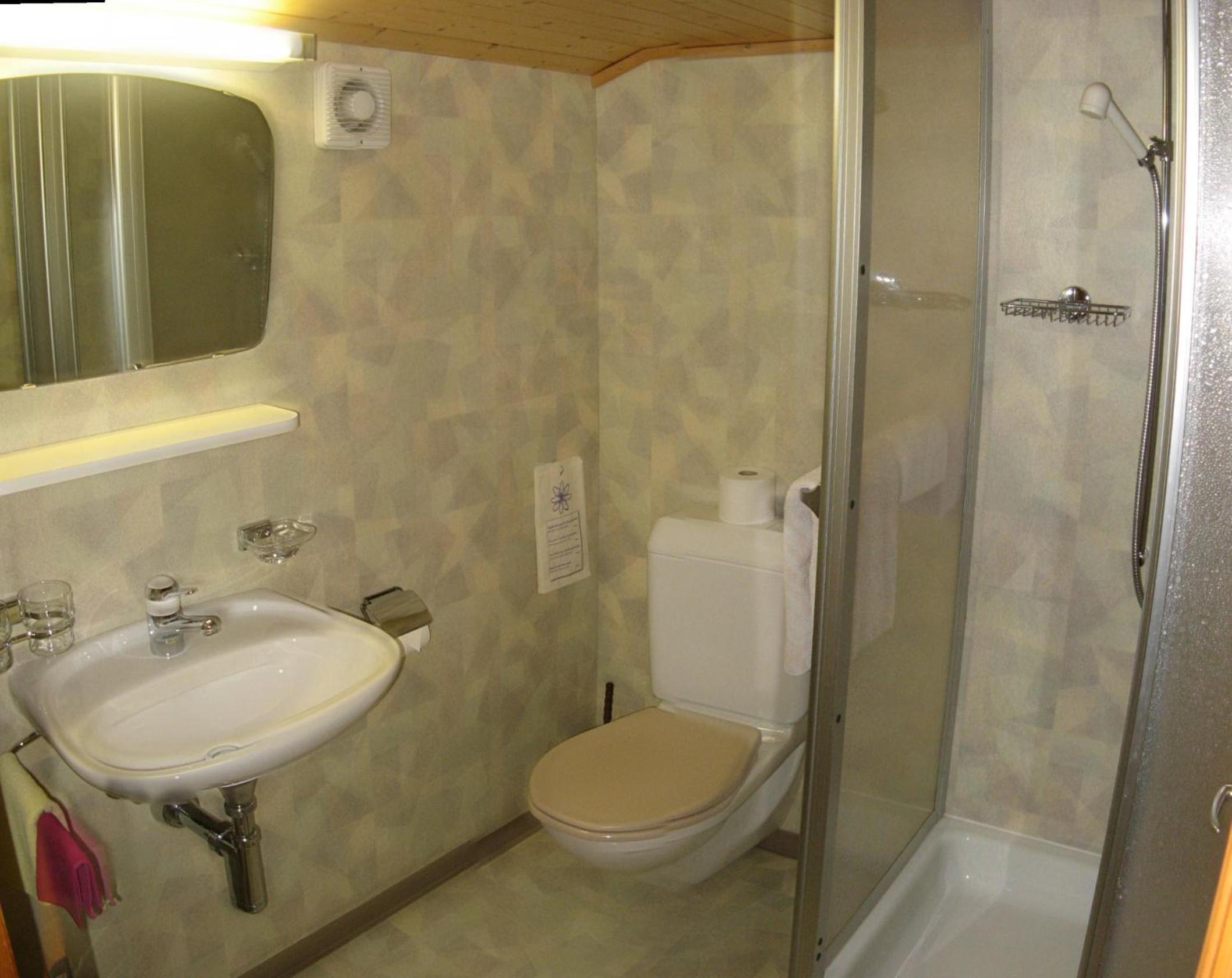 Single Room with Private Bathroom photo 2