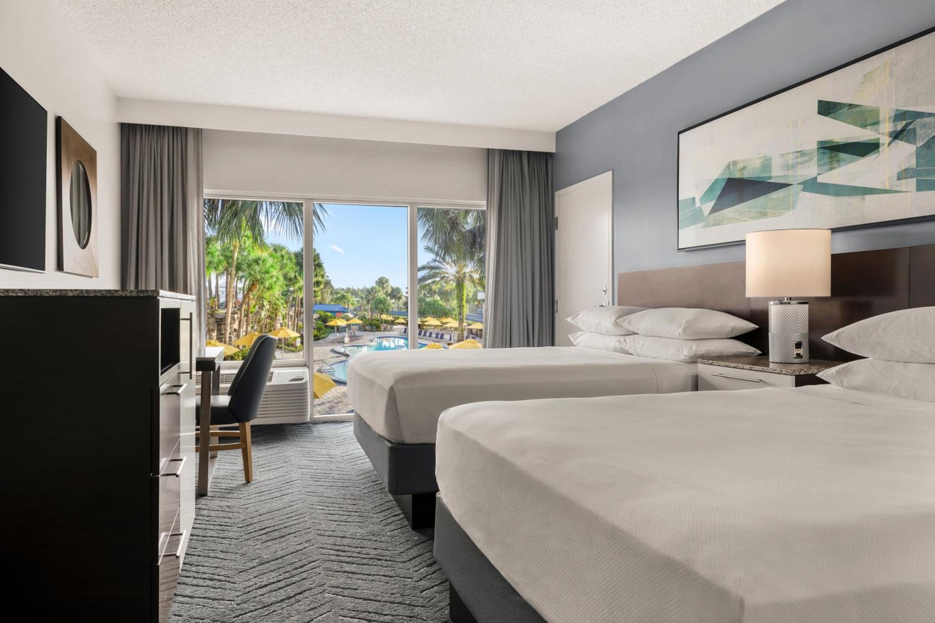 Queen Room with Two Queen Beds and Pool View photo 2