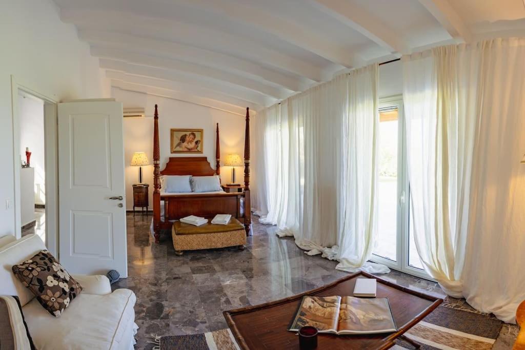 Villa - Beach Front photo 1