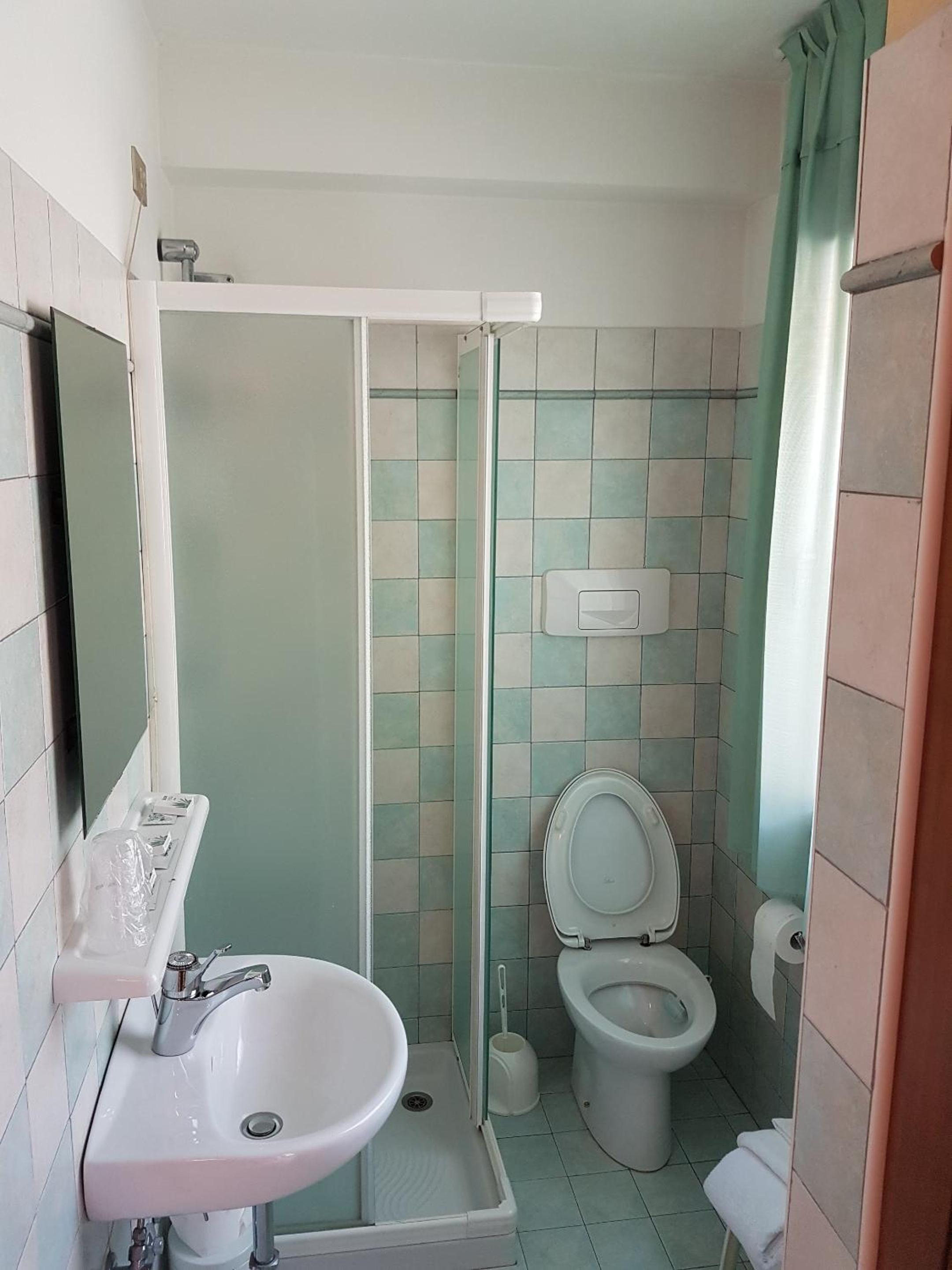 Double Room with Private Bathroom photo 3