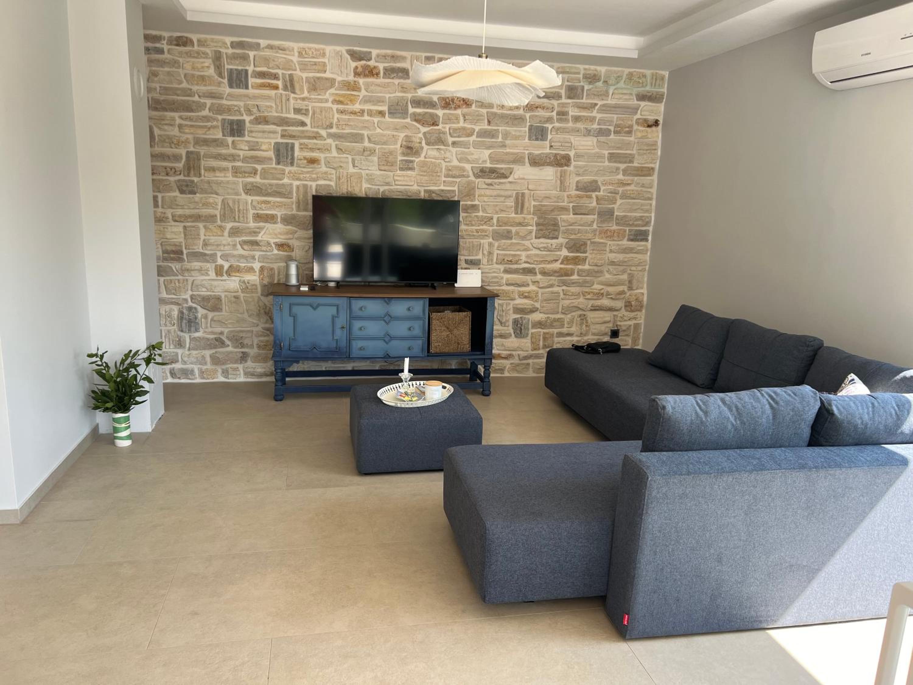 Villa photo 1