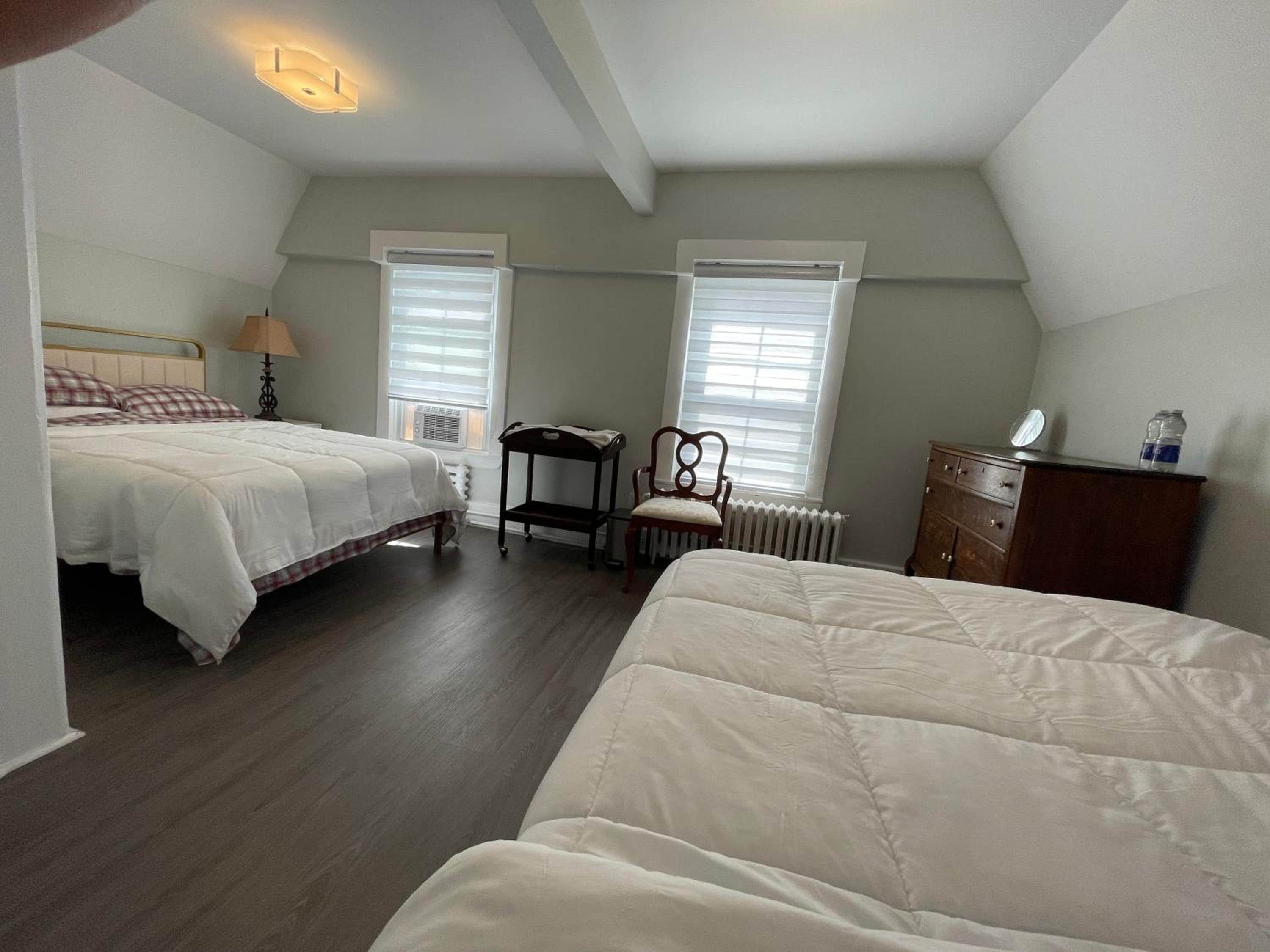 Superior Family Room photo 2