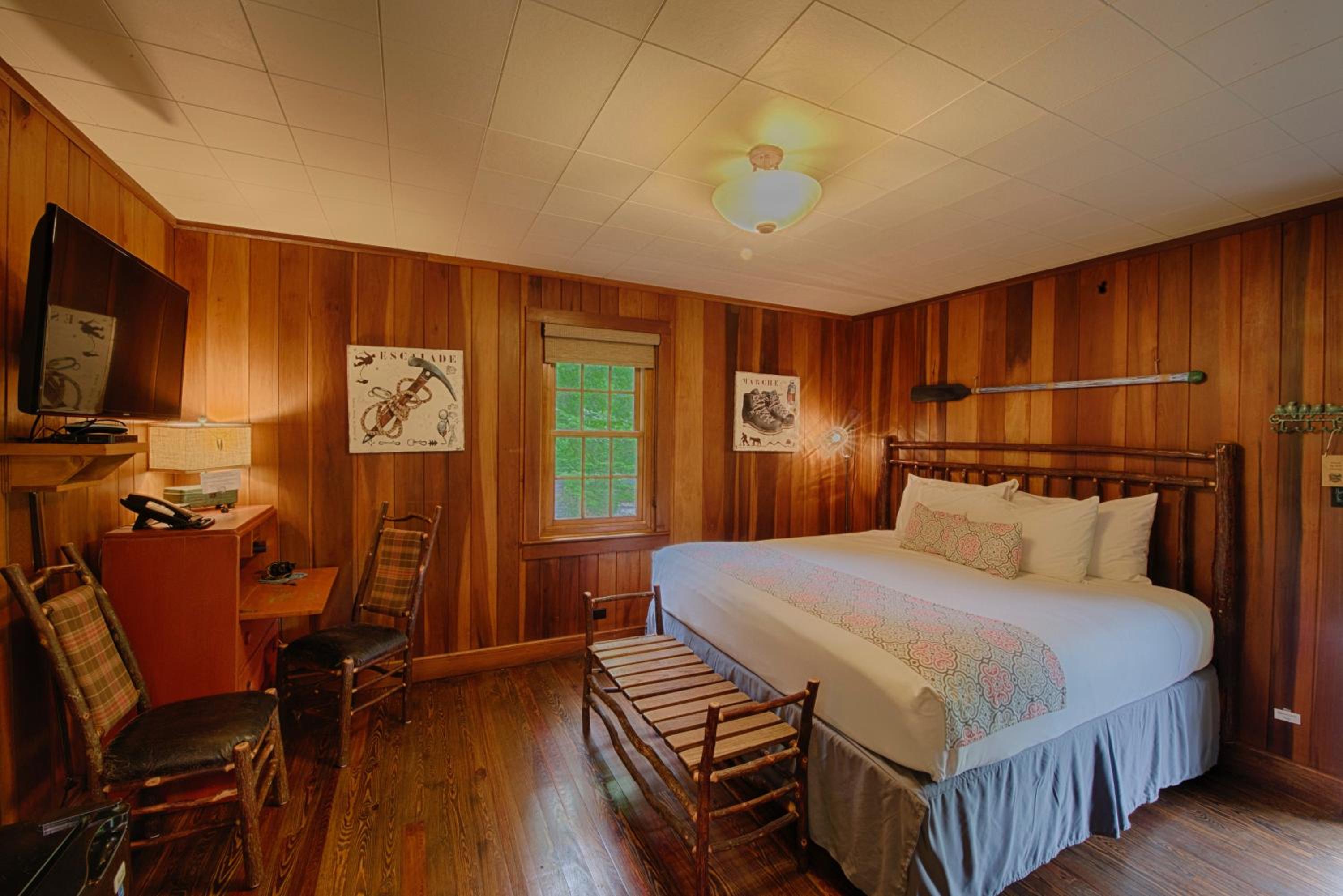 Overlook Cabin 1