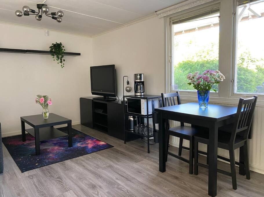 Two-Bedroom House photo 2