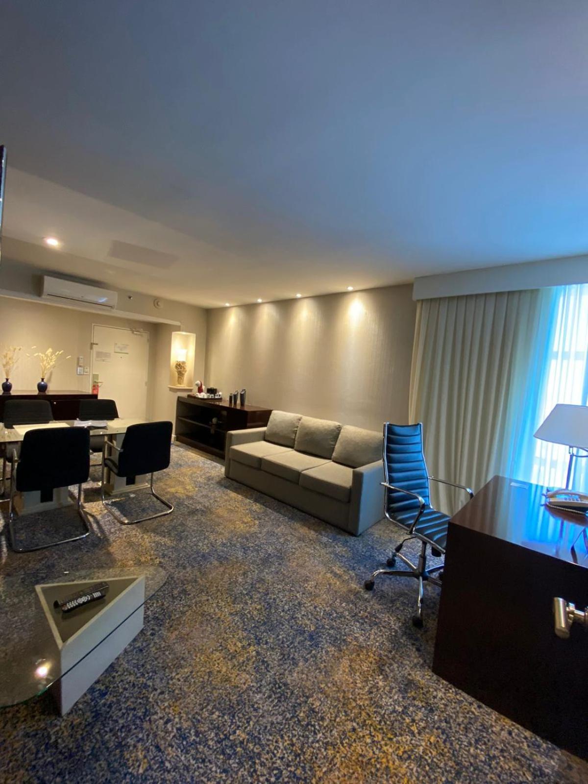 One-Bedroom King Suite