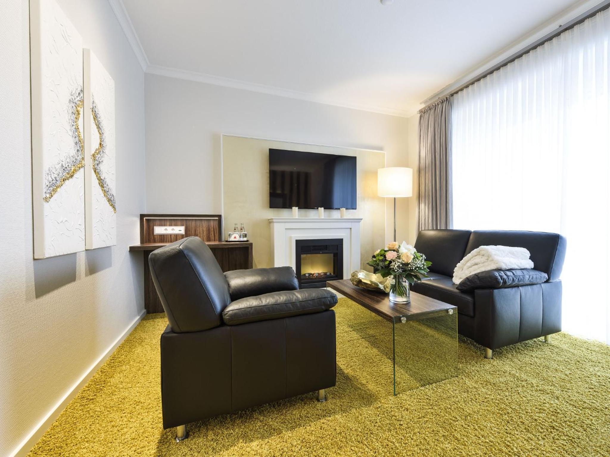 Suite - Photo 3