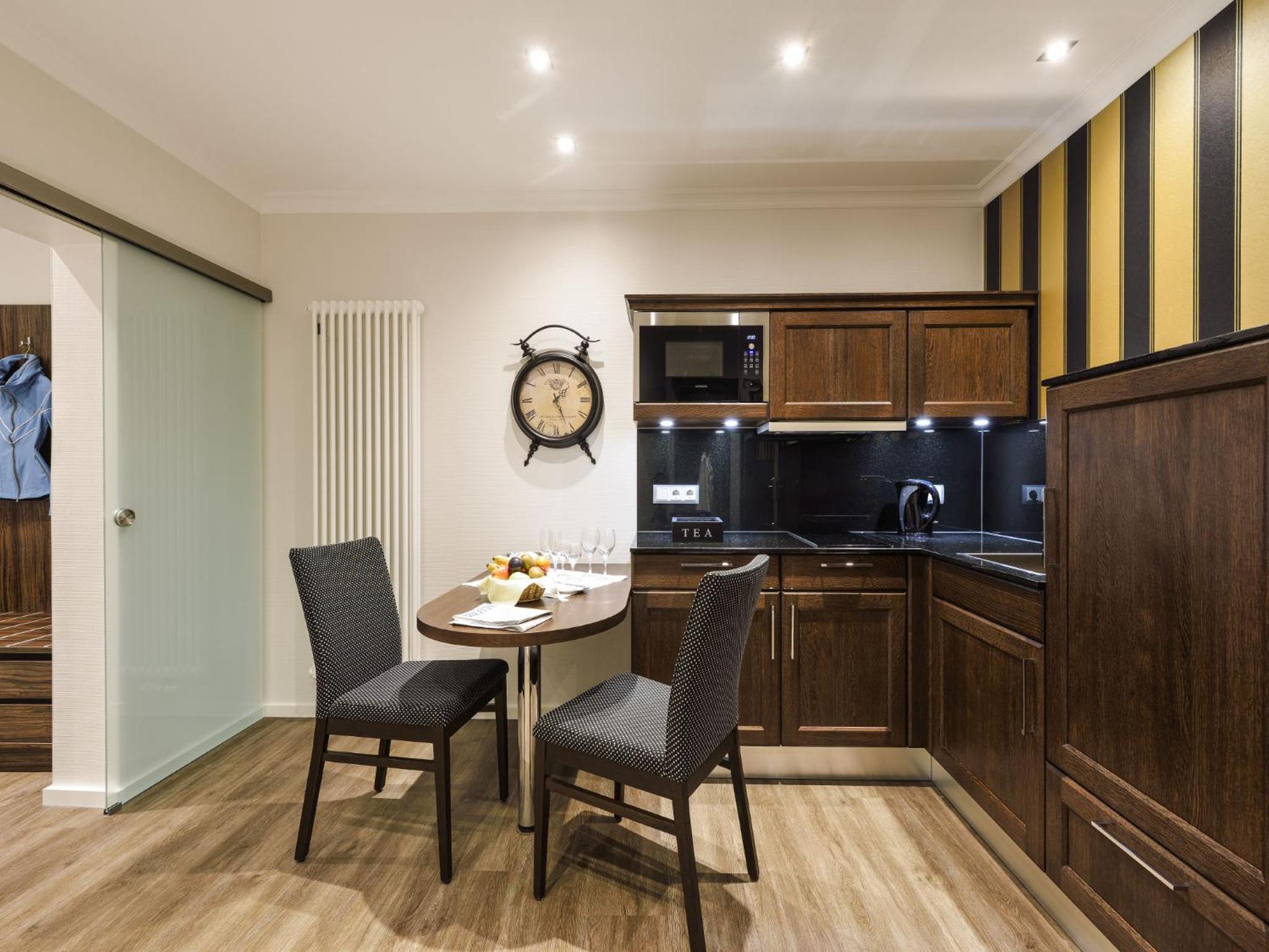 Suite - Photo 6