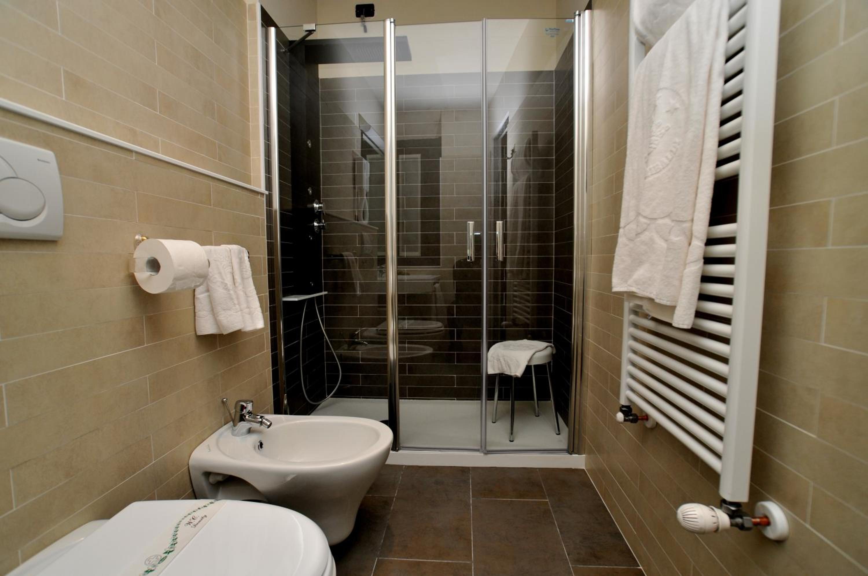 Deluxe Double or Twin Room - Photo 7