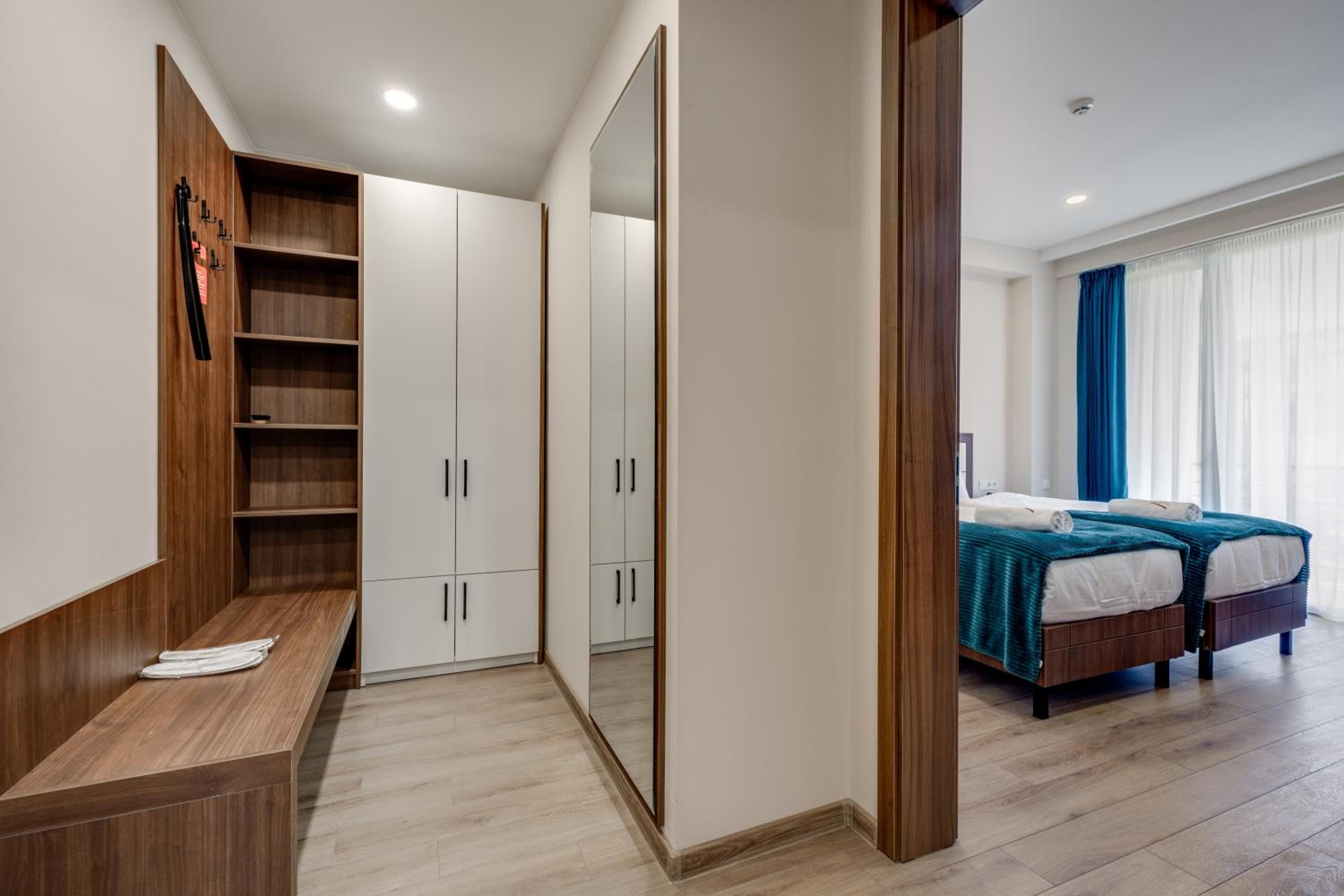 Suite with Balcony - Photo 8