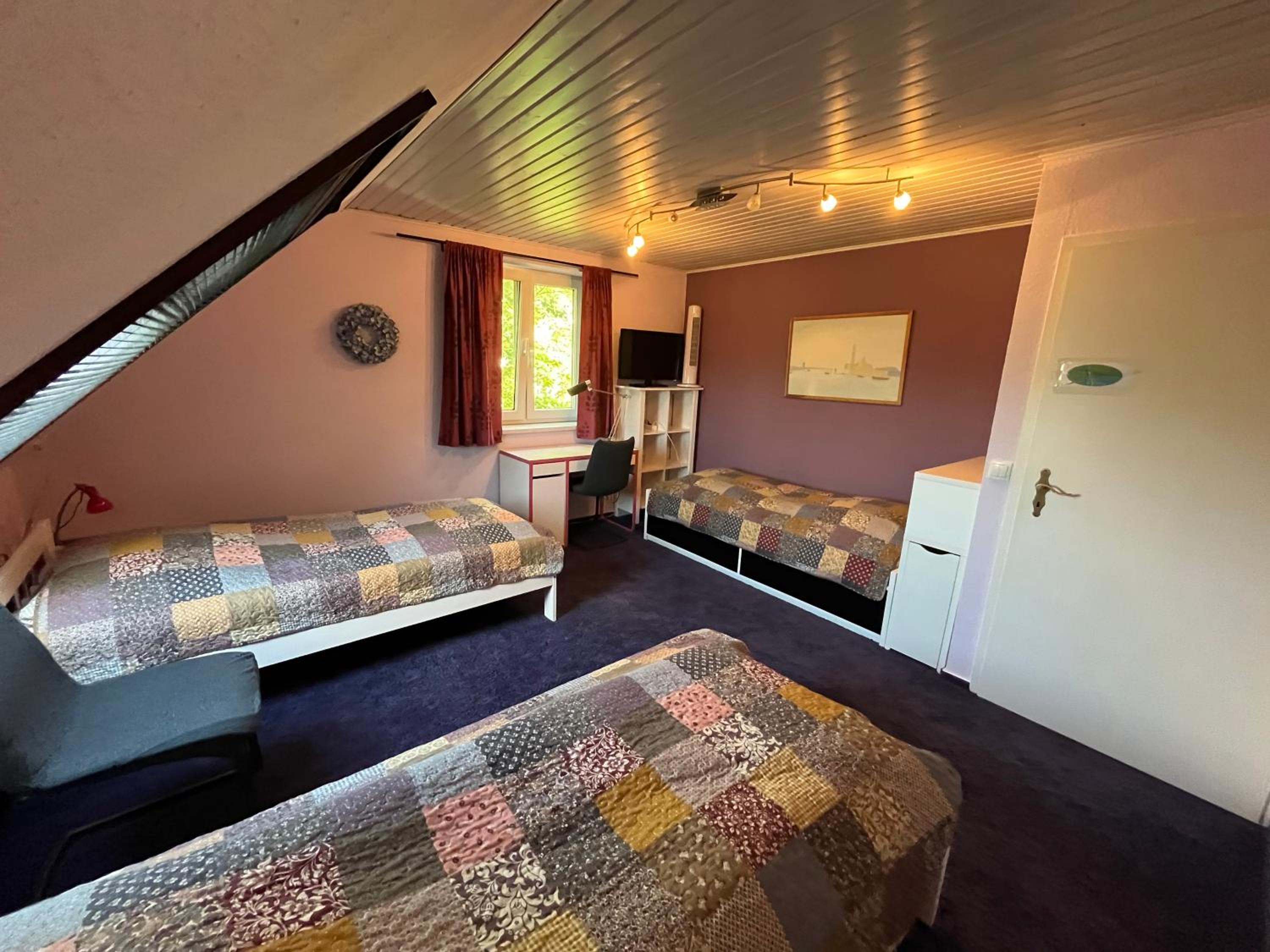 Triple Room with Shared Bathroom photo 3