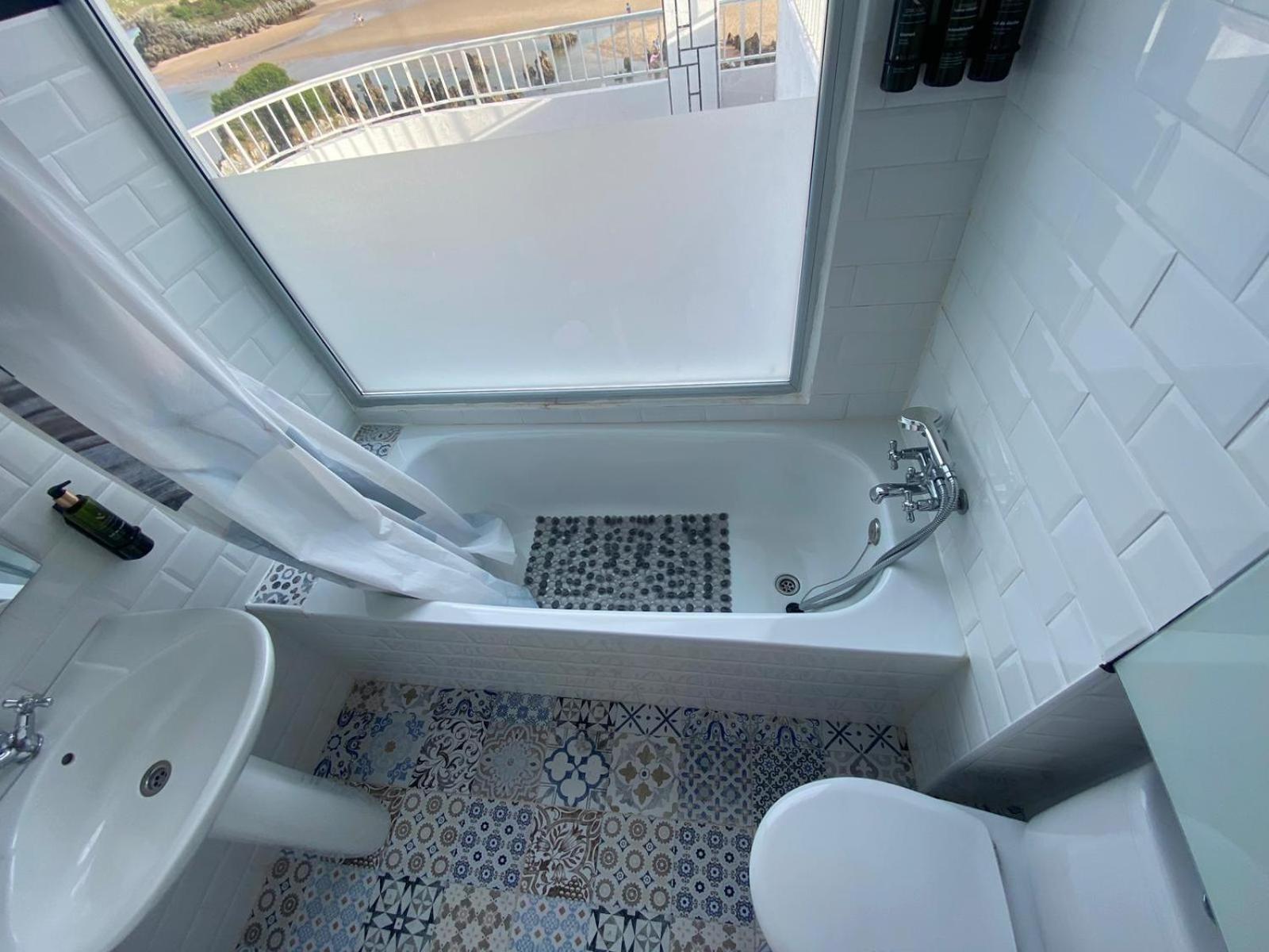 Standard Twin Room With Sea View photo 3