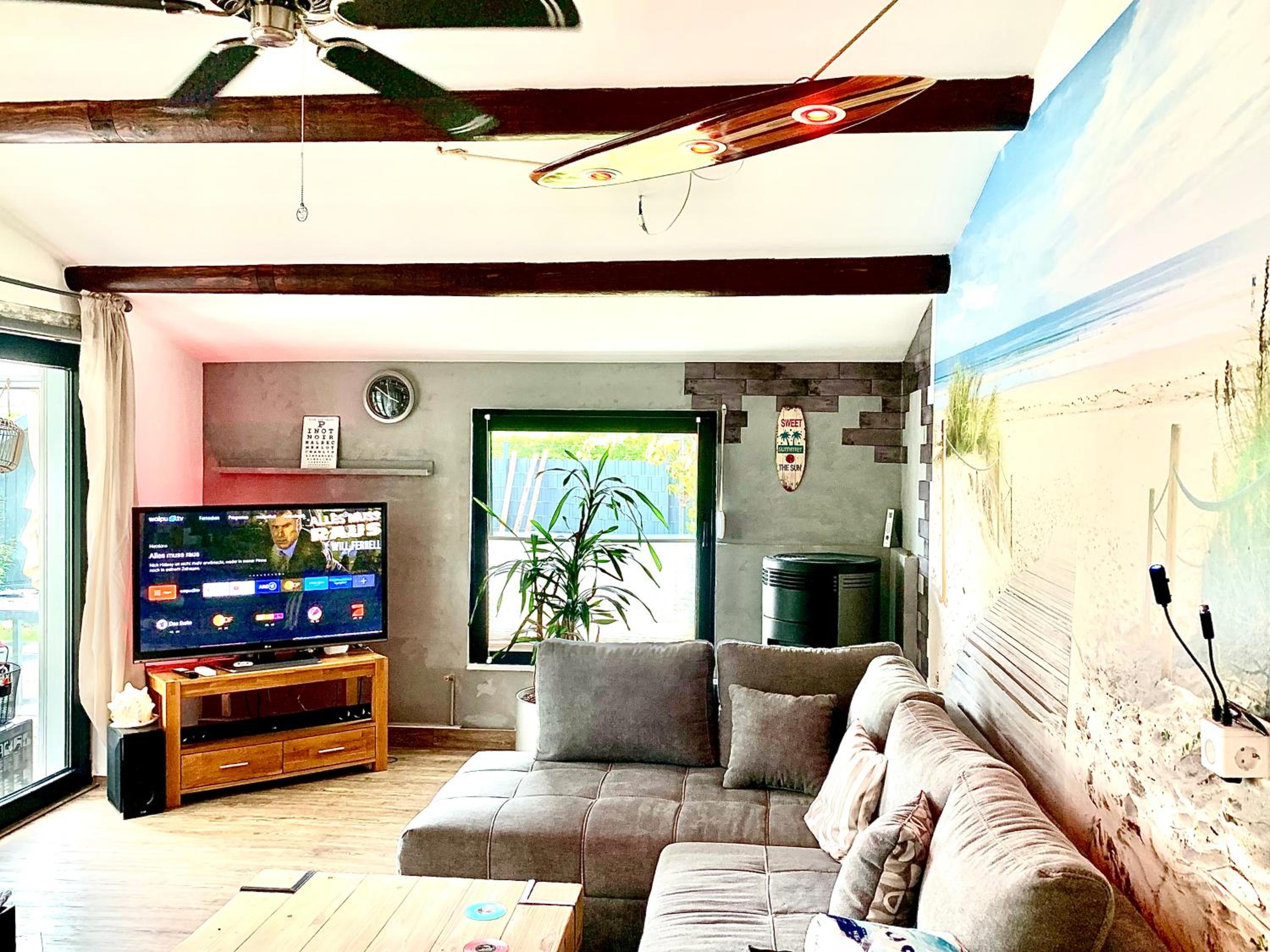 One-Bedroom House photo 1