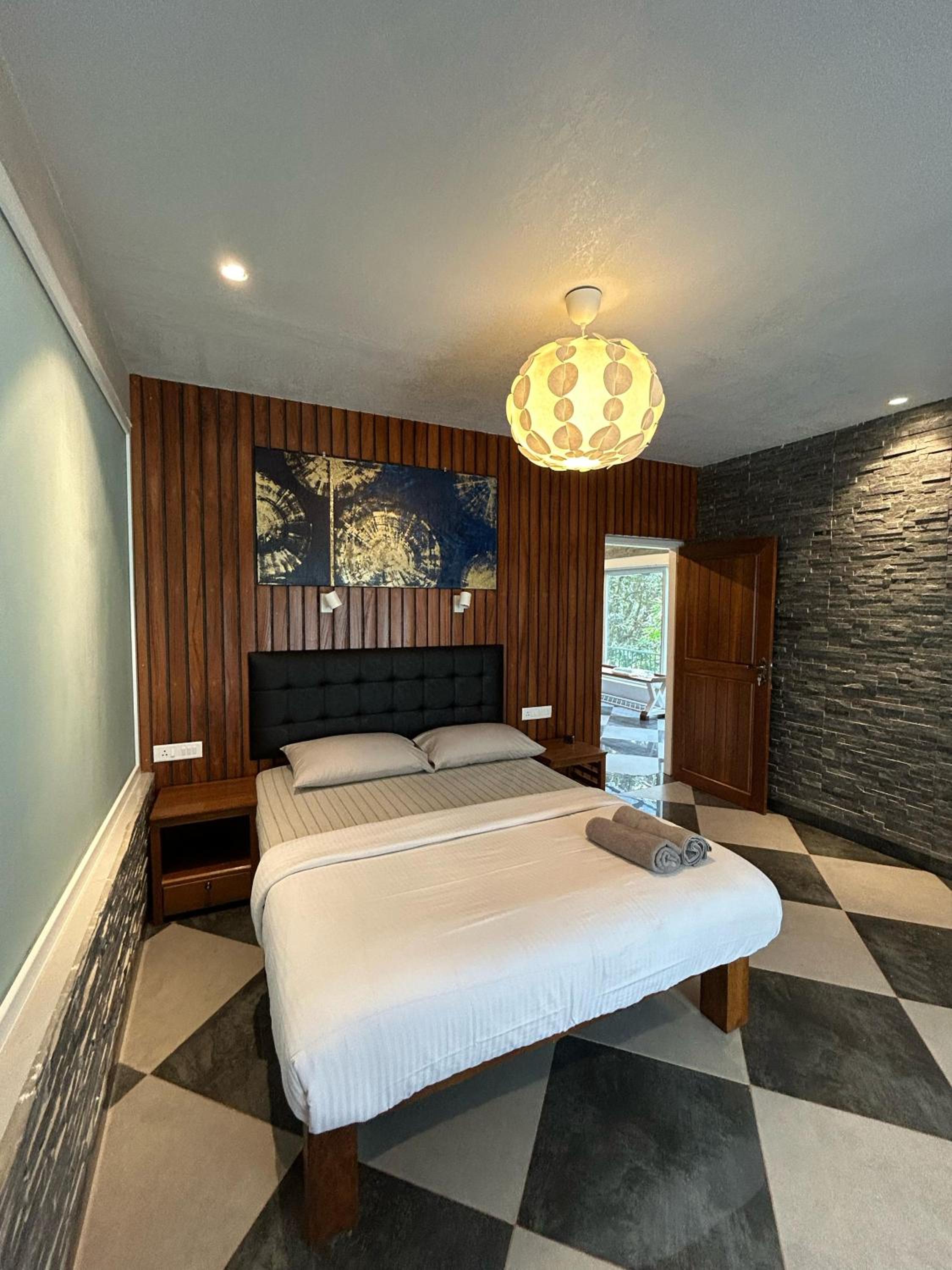 Four-Bedroom House photo 2