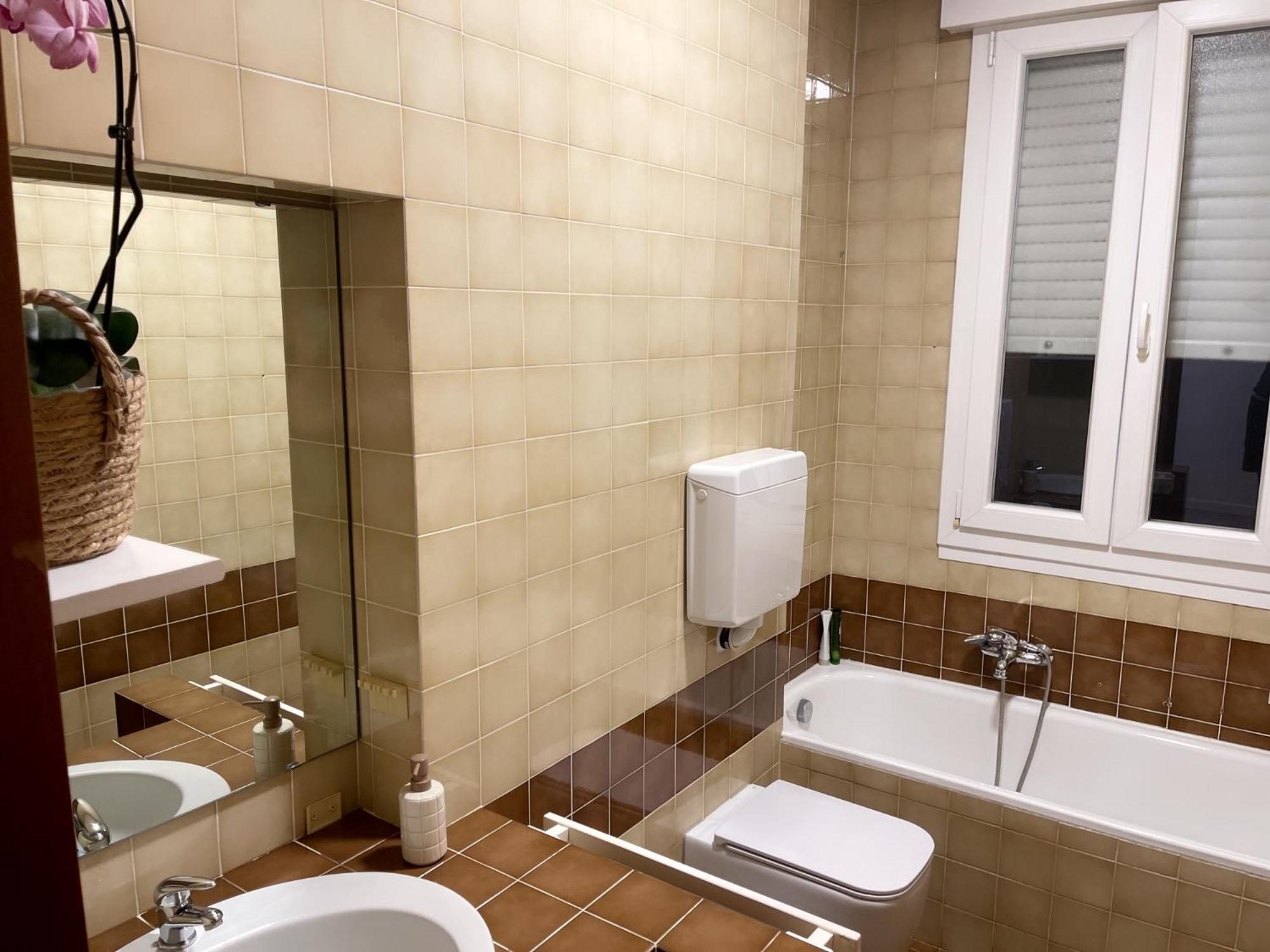 One-Bedroom Apartment with View photo 3