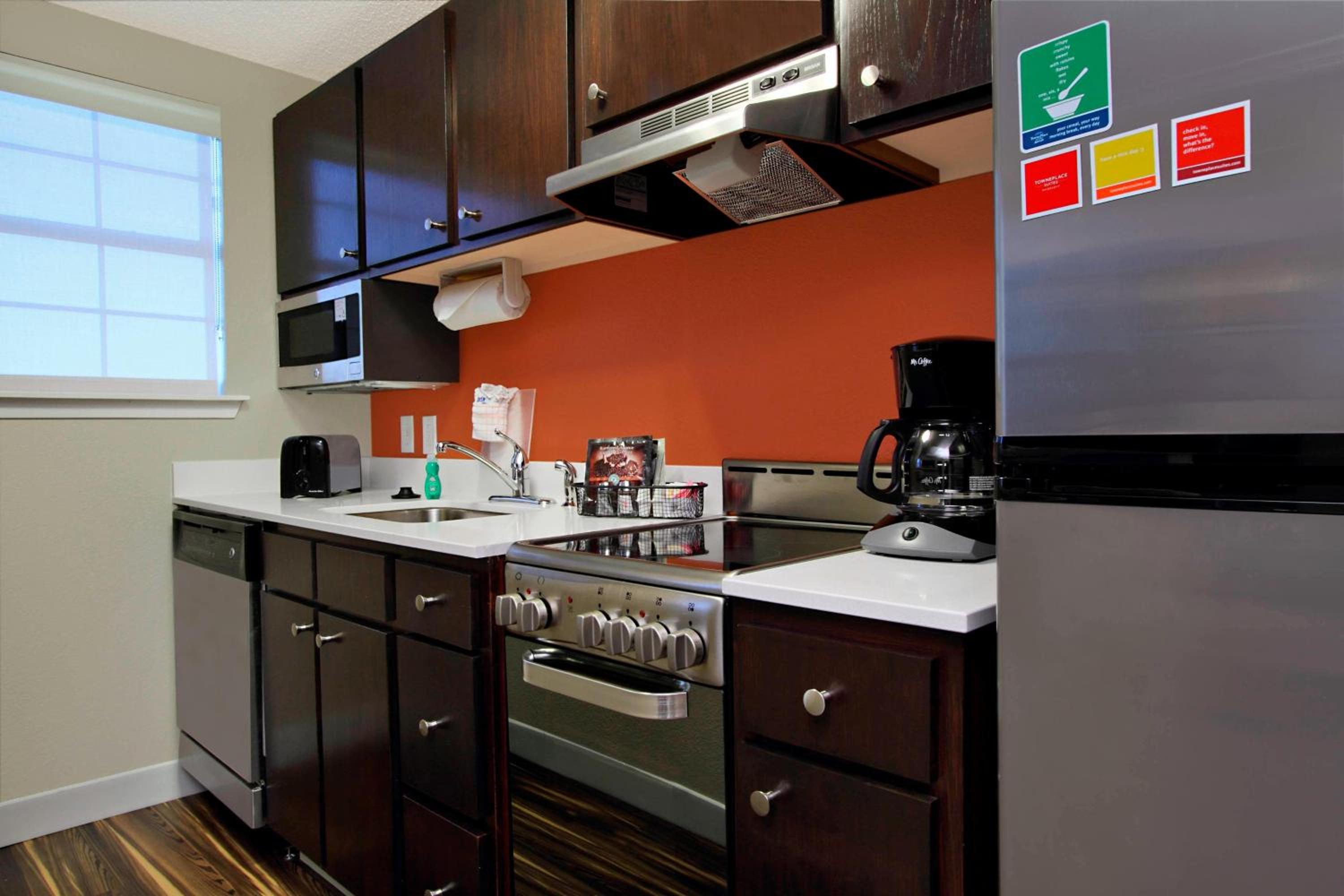 Two-Bedroom Suite - Photo 2